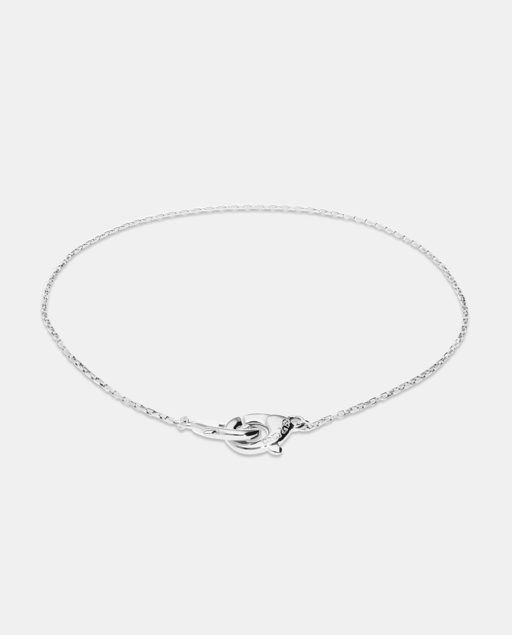 Colar Banhado em Prata de Lei com Detalhe de Mosquetão Entrelaçado Prata-3