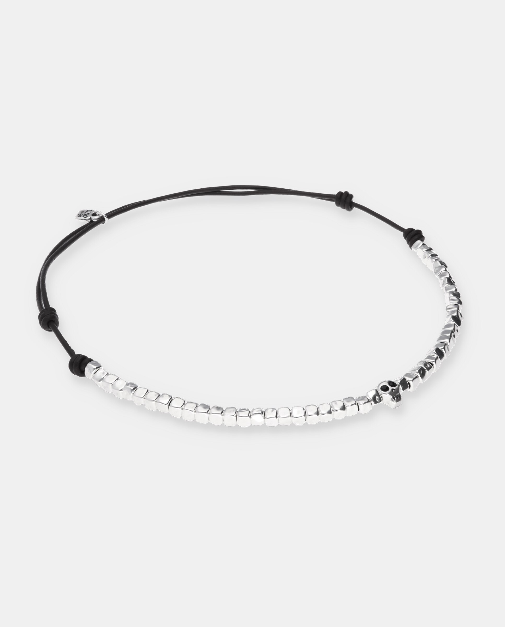 Colar de Couro com Contas Banhado em Prata de Lei e Detalhe de Caveira Prata-4