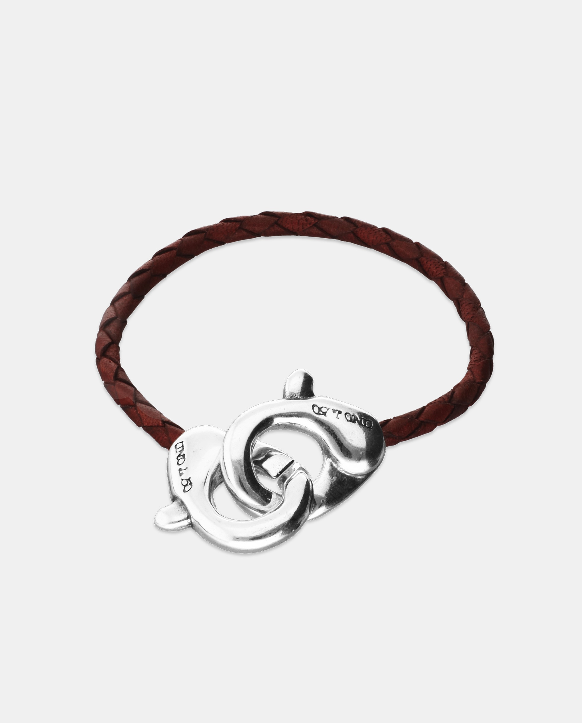 Pulseira de Couro com Detalhe de Mosquetão Entrelaçado Prata-1