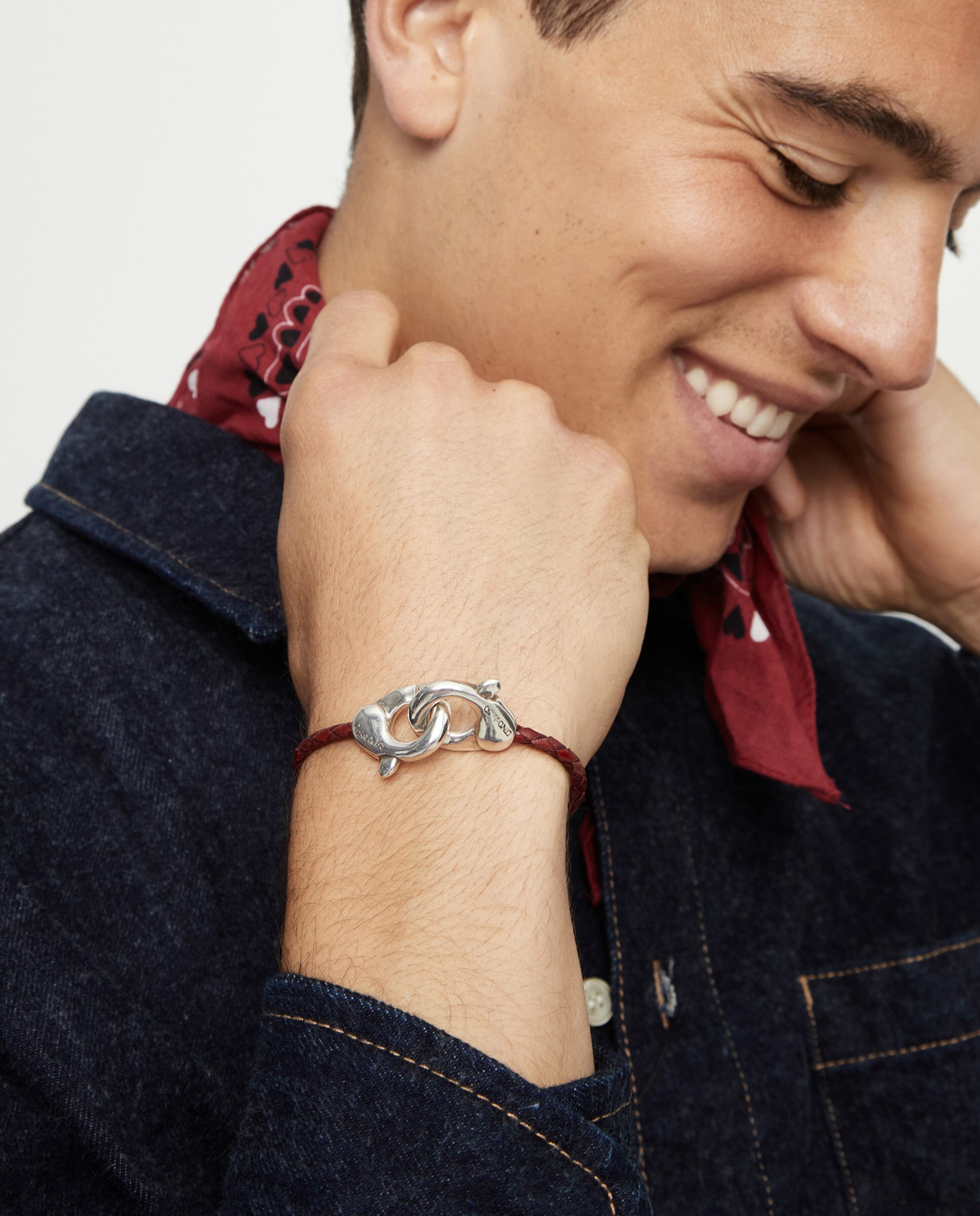 Pulseira de Couro com Detalhe de Mosquetão Entrelaçado Prata-6