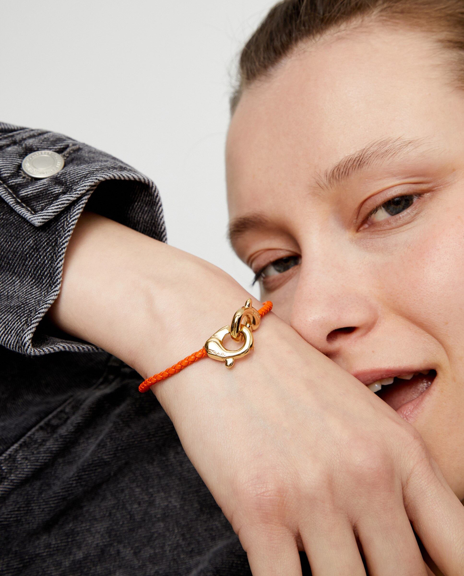 Pulseira de Couro com Detalhe de Mosquetão Entrançado Banhado a Ouro 18k Ouro-5