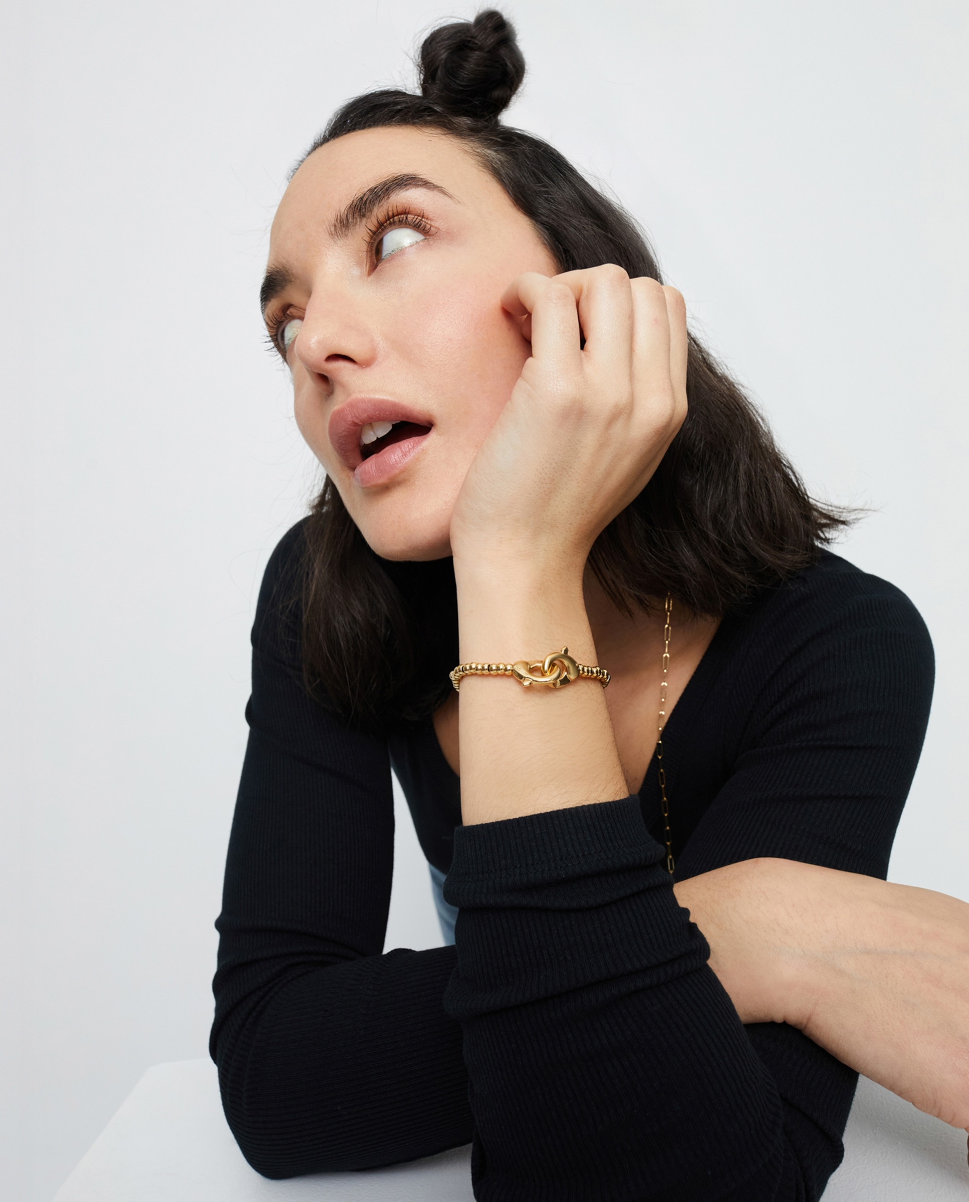 Pulseira de Bolas Pequenas Banhada a Ouro 18k com Mosquetão Dourado Entrelaçado Ouro-5