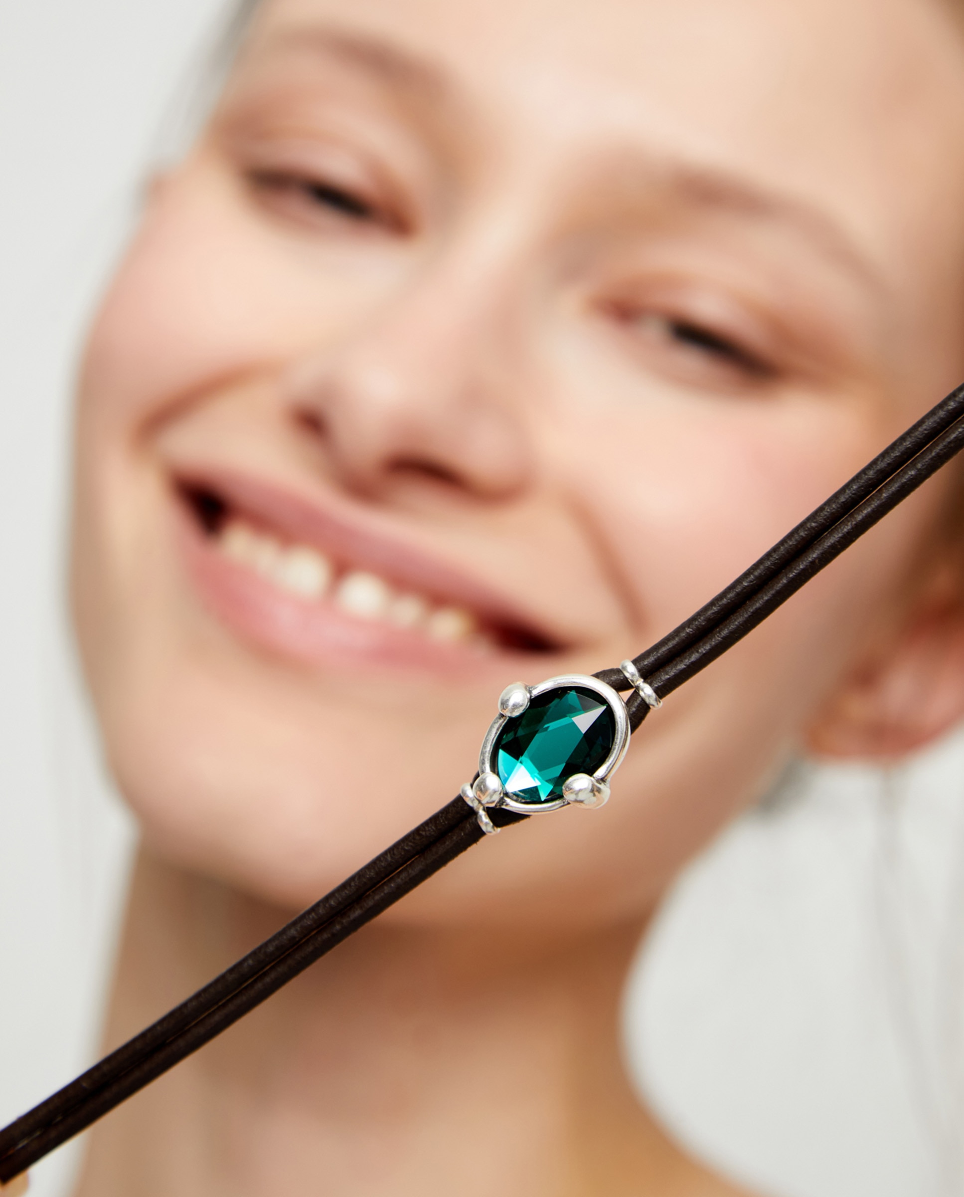Pulseira de Couro com Cristal Facetado Prata-6