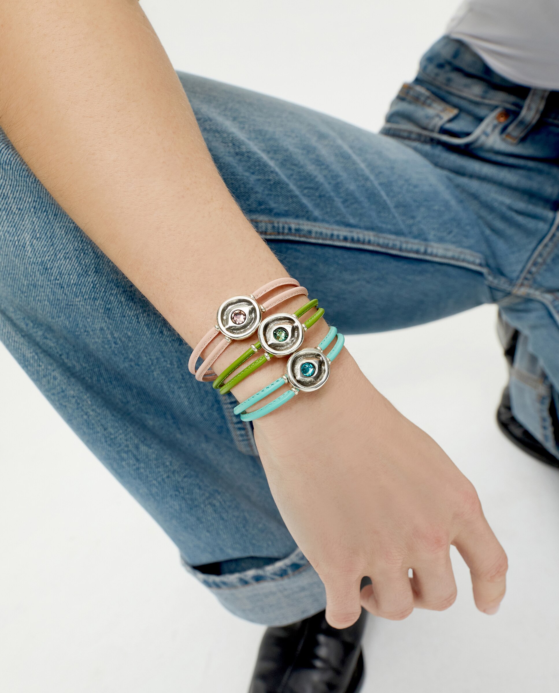 Pulseira de Couro Duplo com Detalhe de Olho Banhado a Prata e Cristal Prata-6
