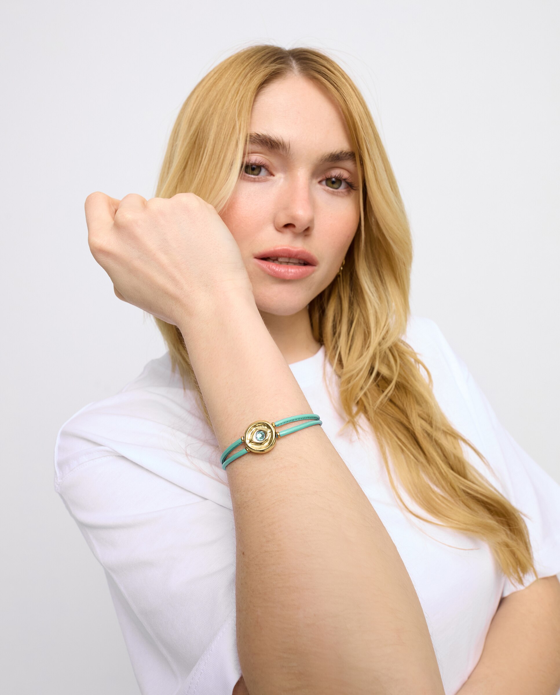 Pulseira de Couro Duplo com Detalhe de Olho Banhado a Ouro 18k e Cristal Ouro-4