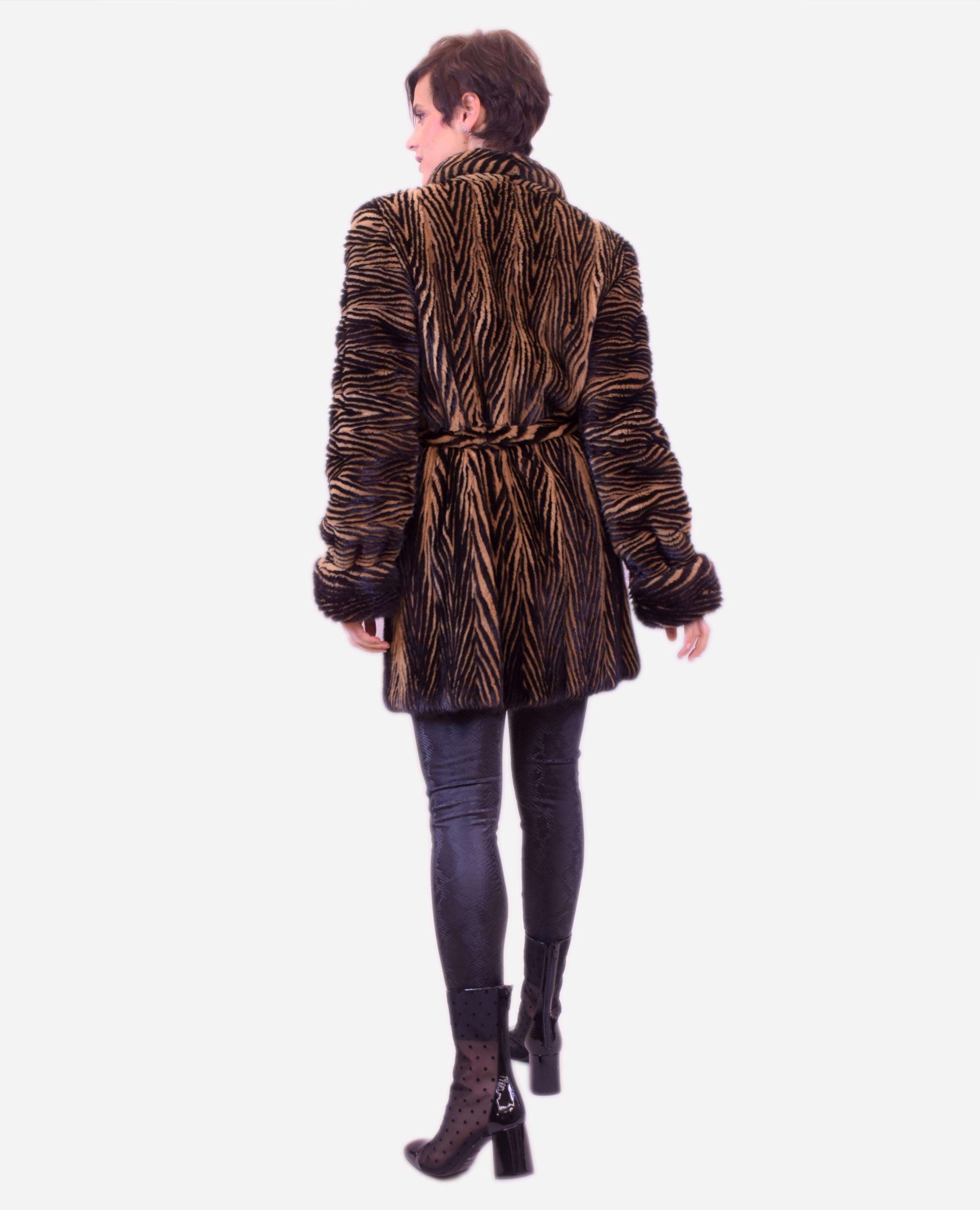 Sobretudo em Pelo de Vison com Cinto Castanho-2