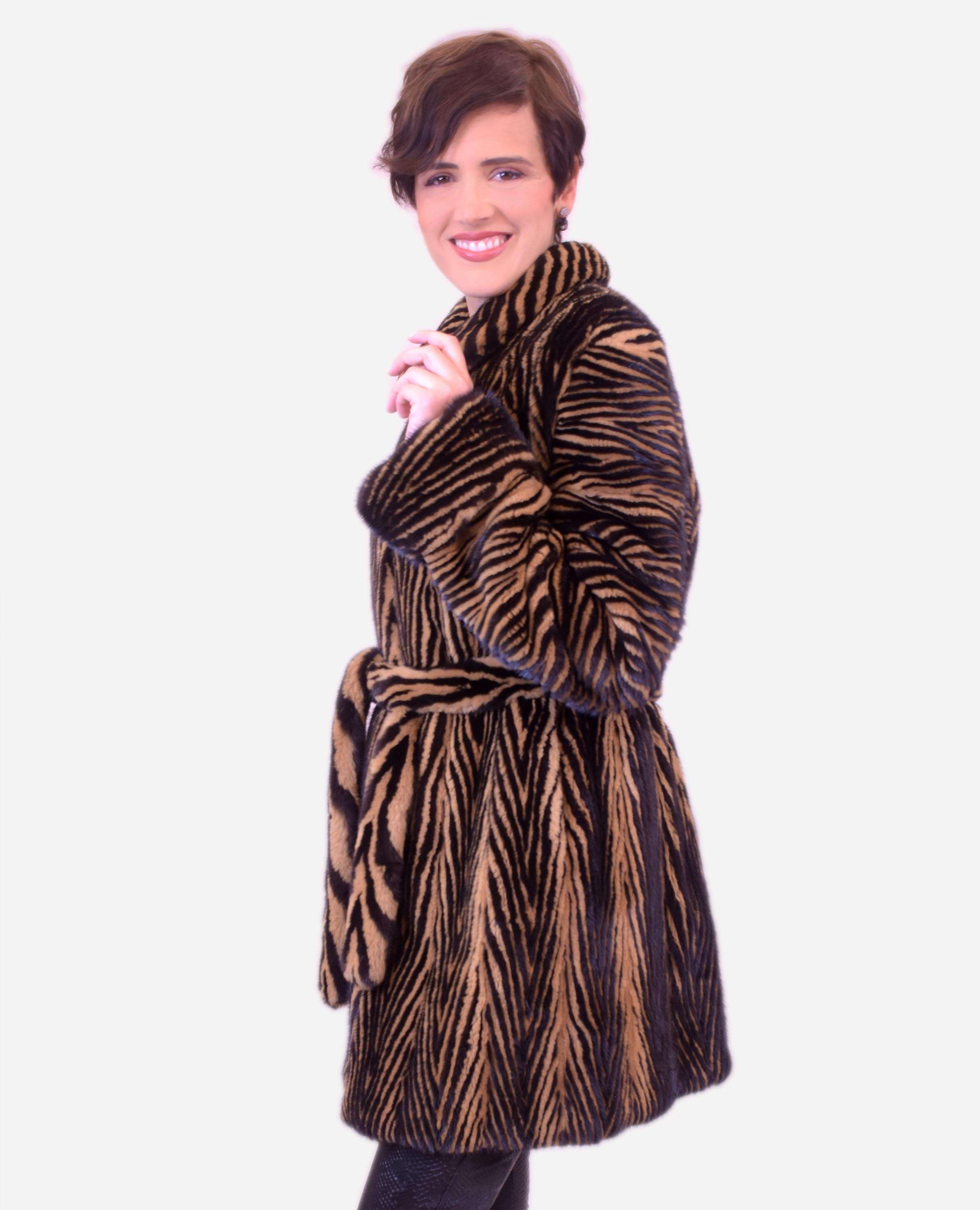 Sobretudo em Pelo de Vison com Cinto Castanho-3