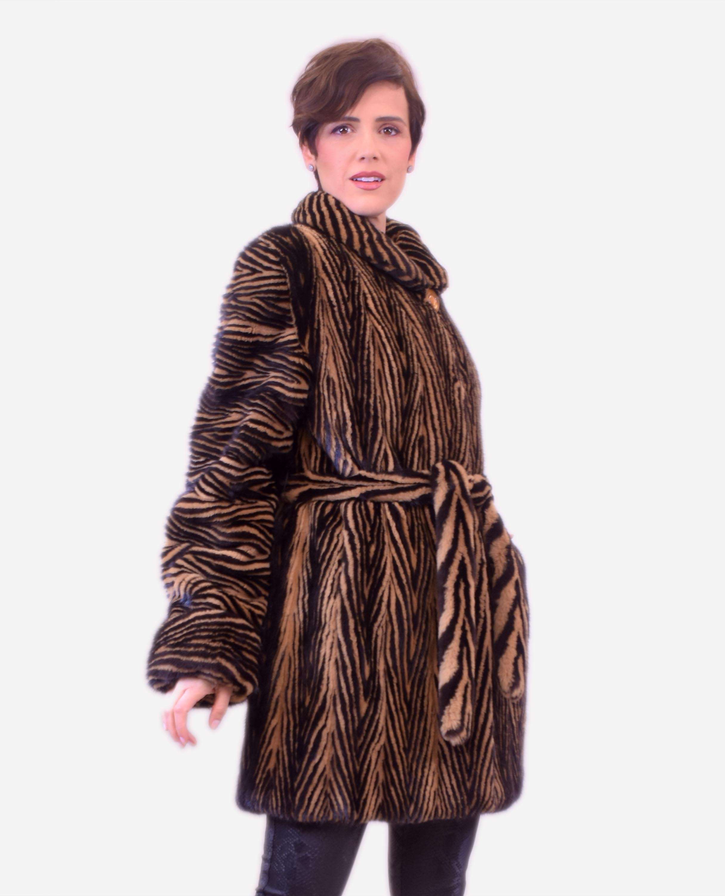 Sobretudo em Pelo de Vison com Cinto Castanho-4