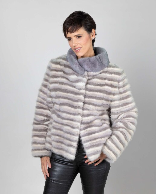 Imagem 0 de Sobretudo em Pelo de Vison com Gola Levantada