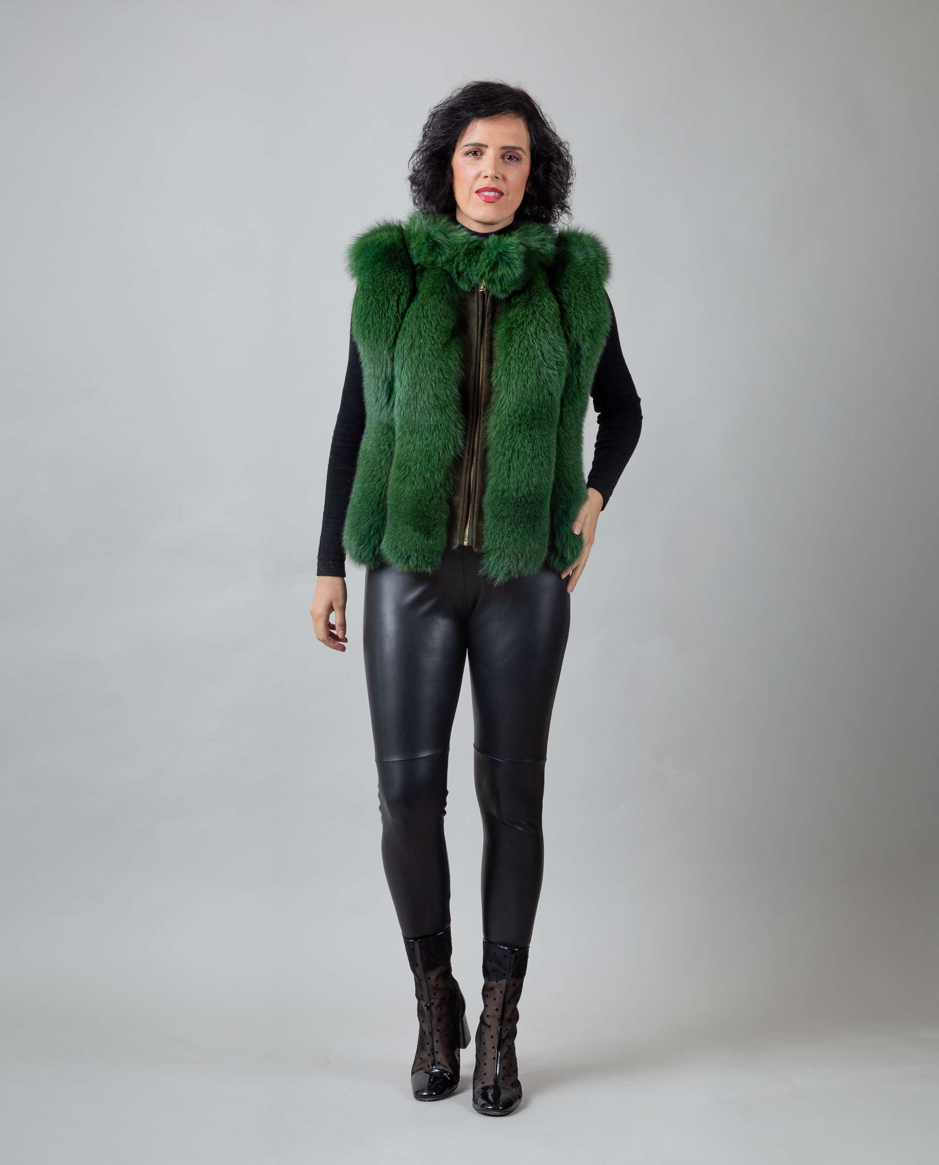 Imagem 0 de Colete em Pelo de Raposa e Napa na Vertical