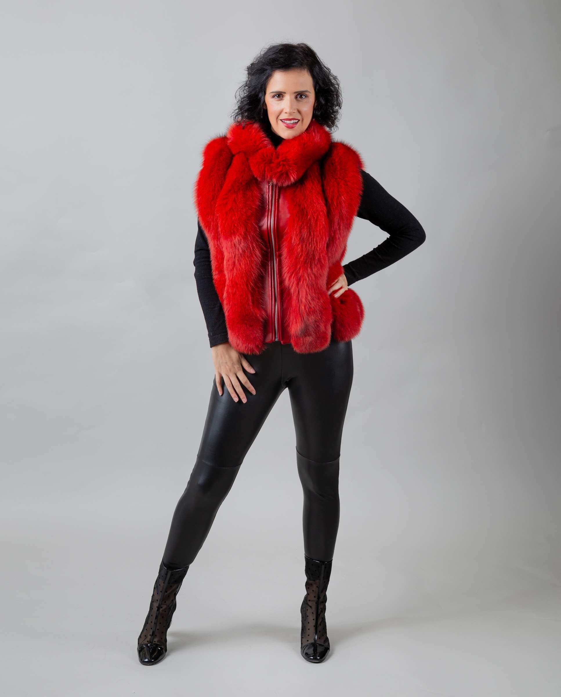 Imagem 0 de Colete em Pelo de Raposa e Napa na Vertical