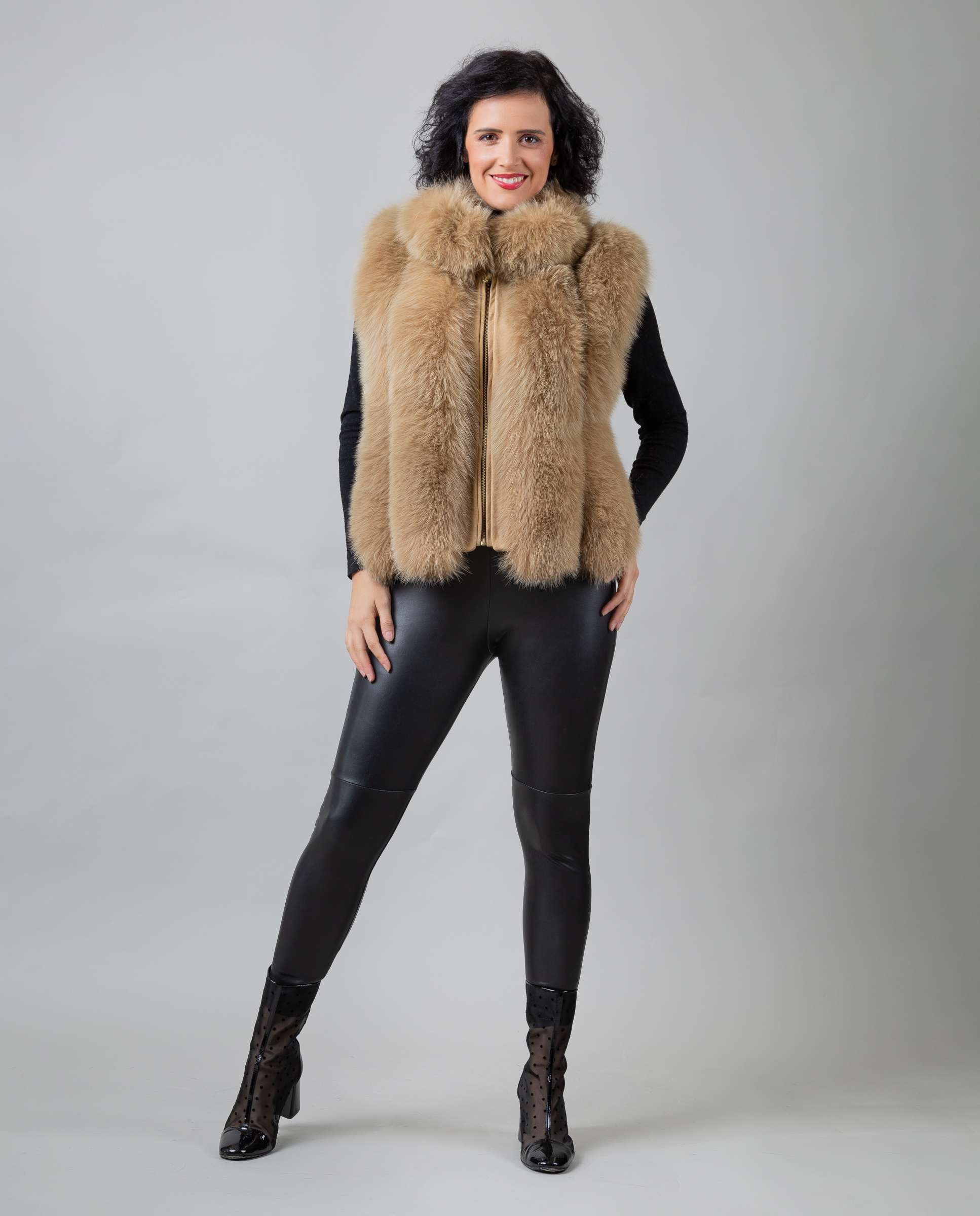 Imagem 0 de Colete em Pelo de Raposa e Napa na Vertical