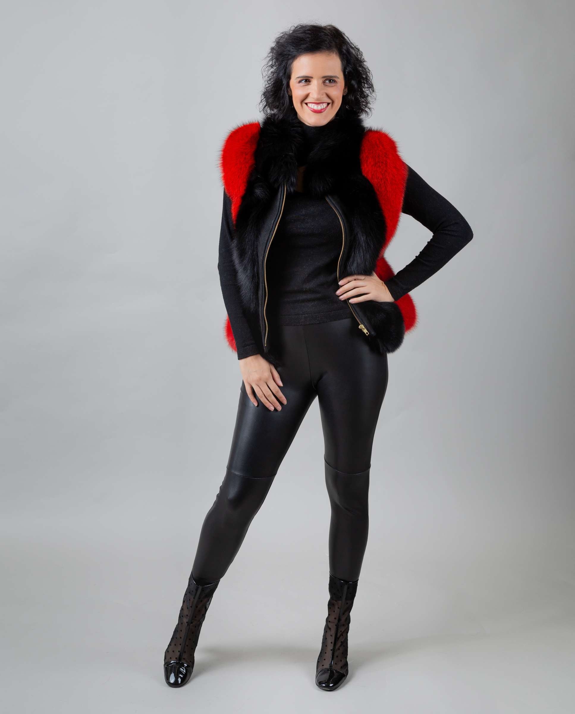 Imagem 0 de Colete em Pelo de Raposa e Napa na Vertical