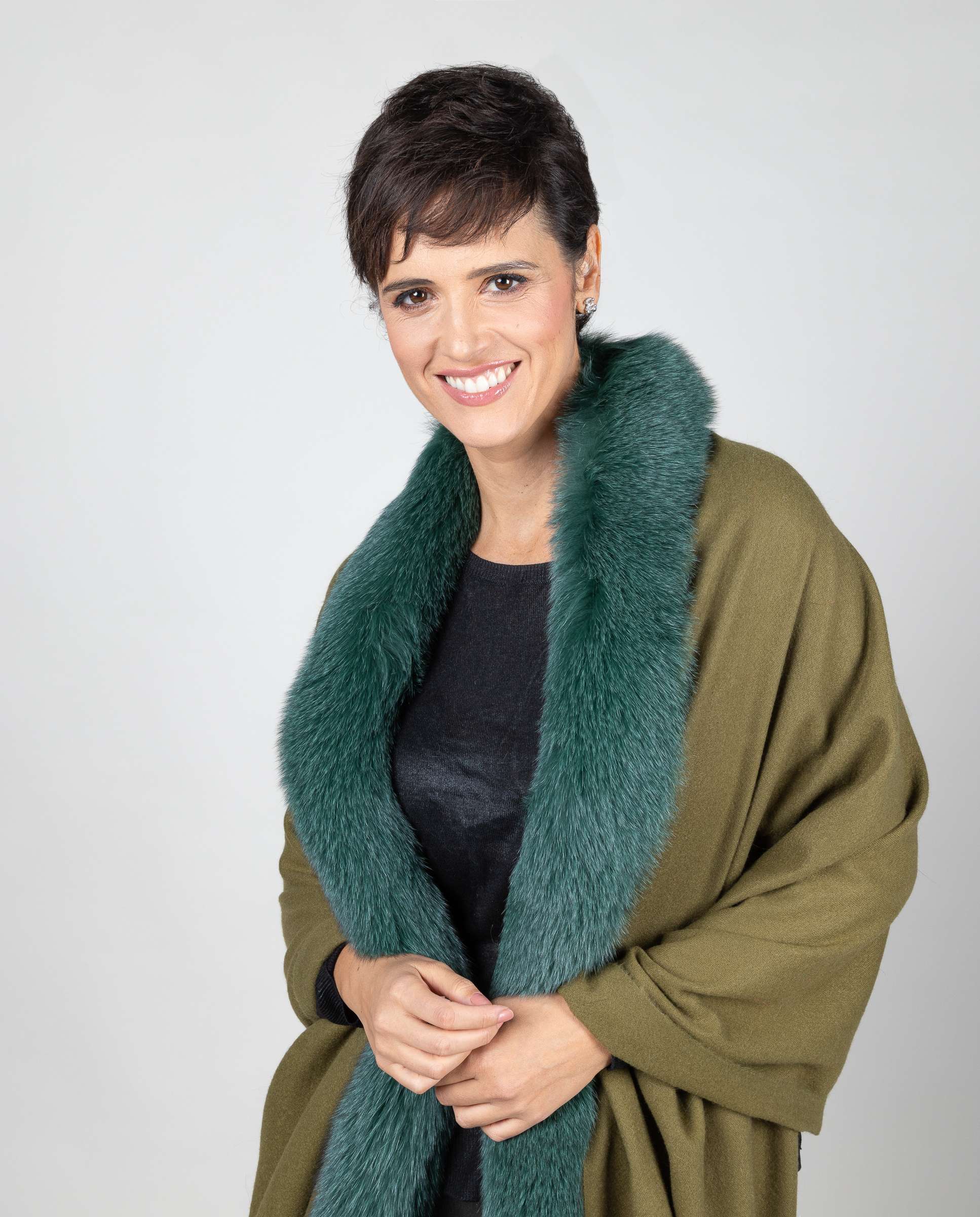 Capa de Lã com Debrum de Raposa Verde Azeitona-3