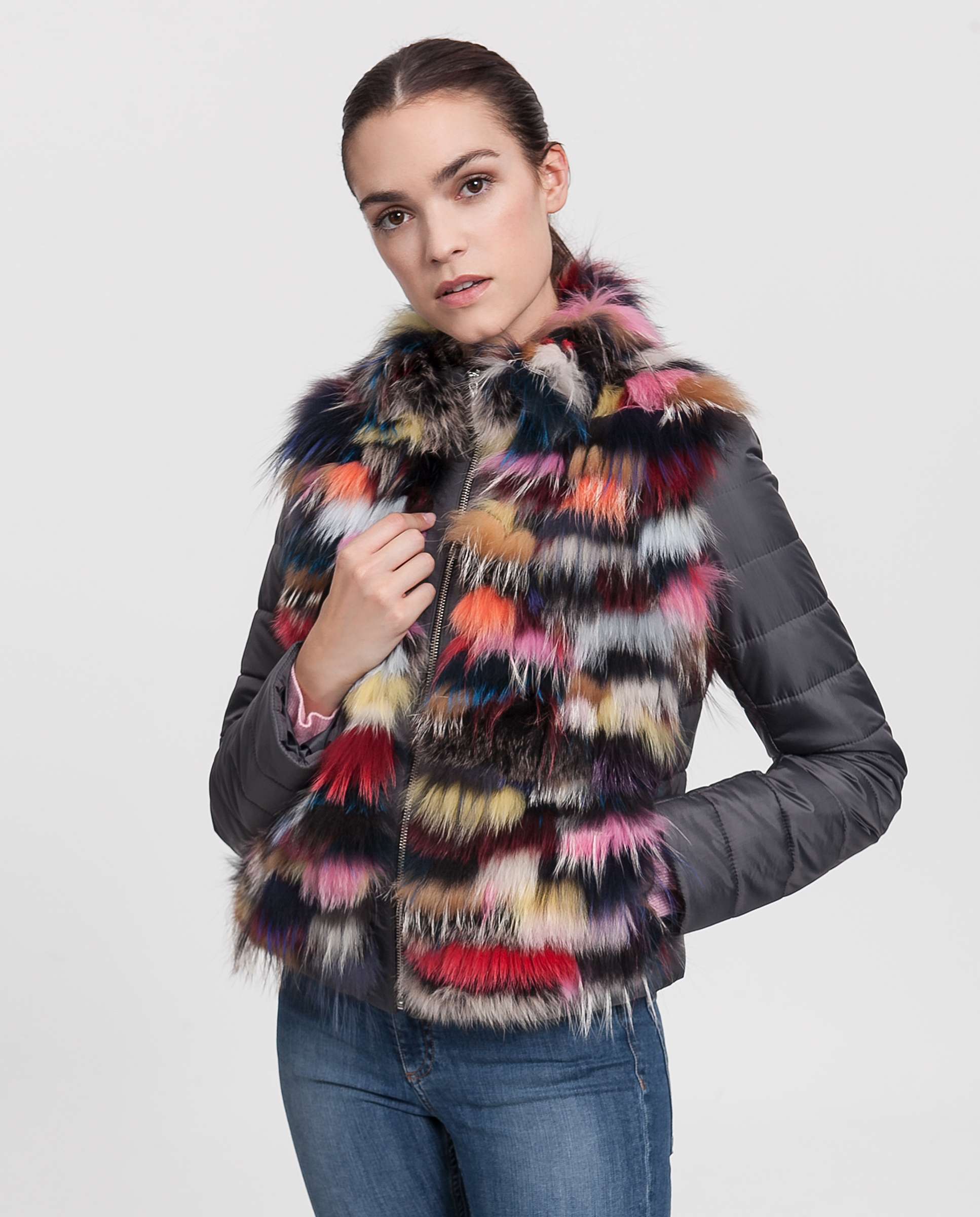 Imagem 0 de Blusão de Raposa Multicolor Combinado com Fecho Zip
