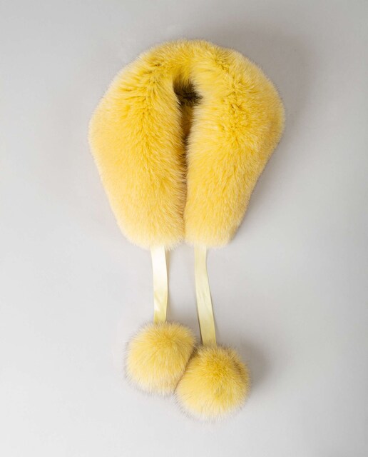 Imagem 0 de Gola em Pelo de Raposa em Amarelo