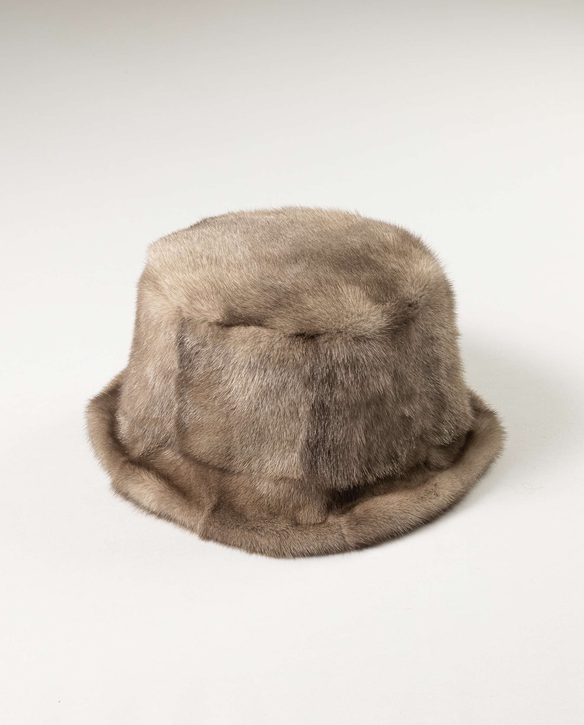 Imagem 0 de Chapéu em Pelo de Vison Prateado