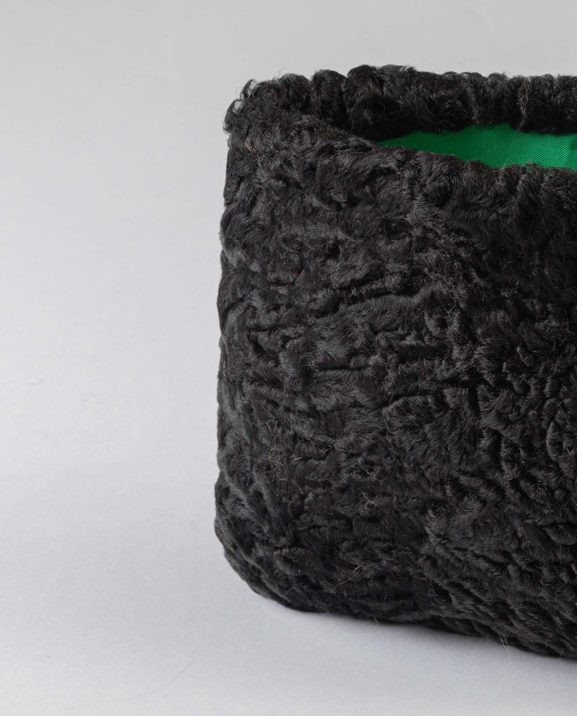 Mala Multiposições de Pelo de Astracã Preto-2
