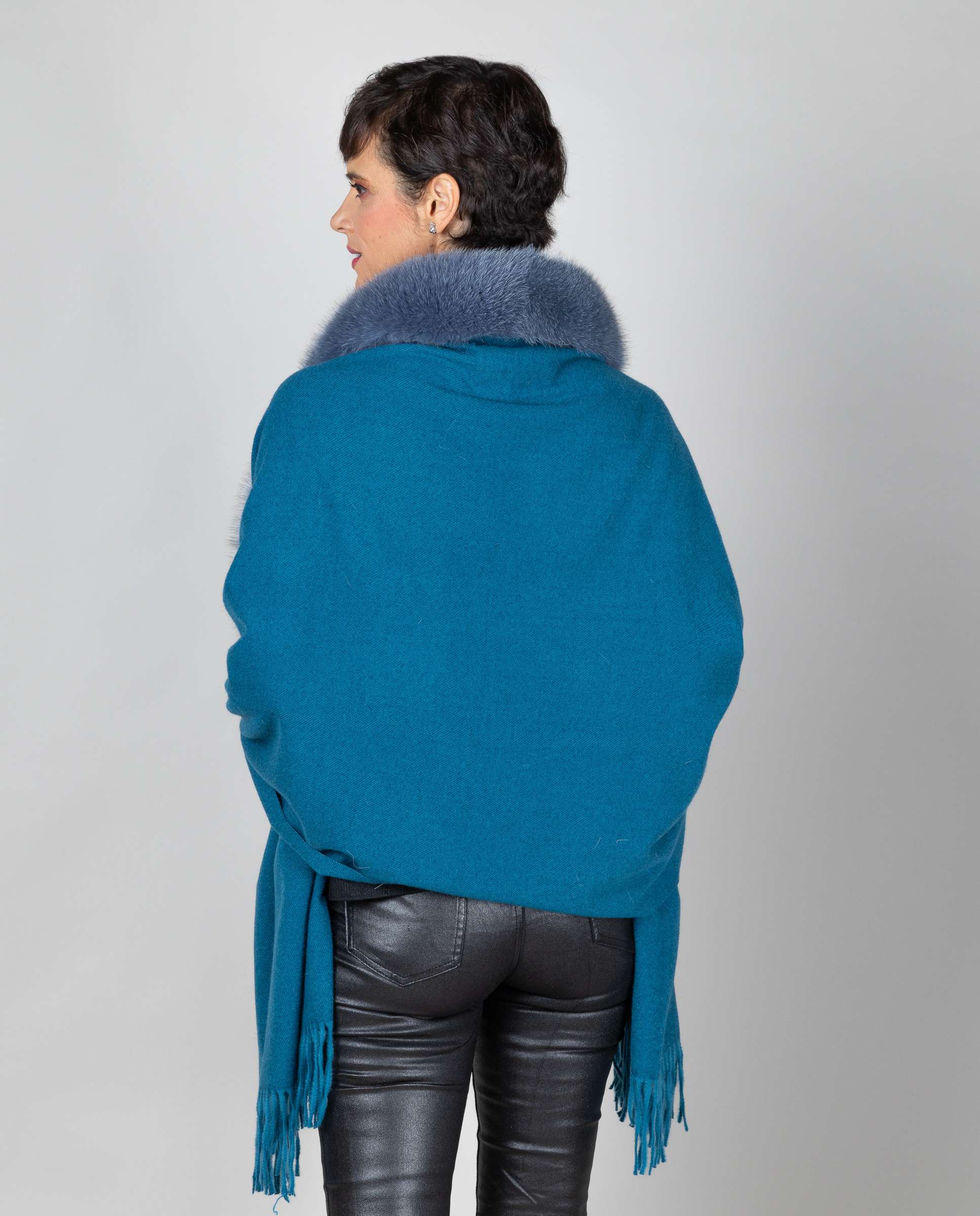 Capa de Lã com Debrum de Raposa Azul-2