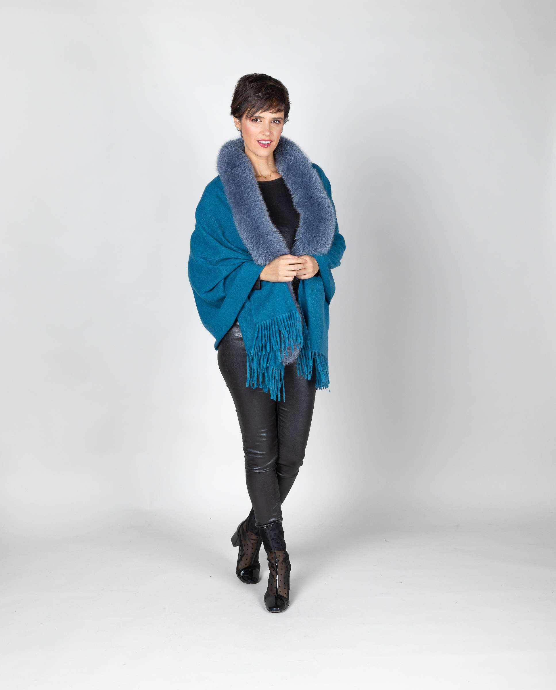 Capa de Lã com Debrum de Raposa Azul-4