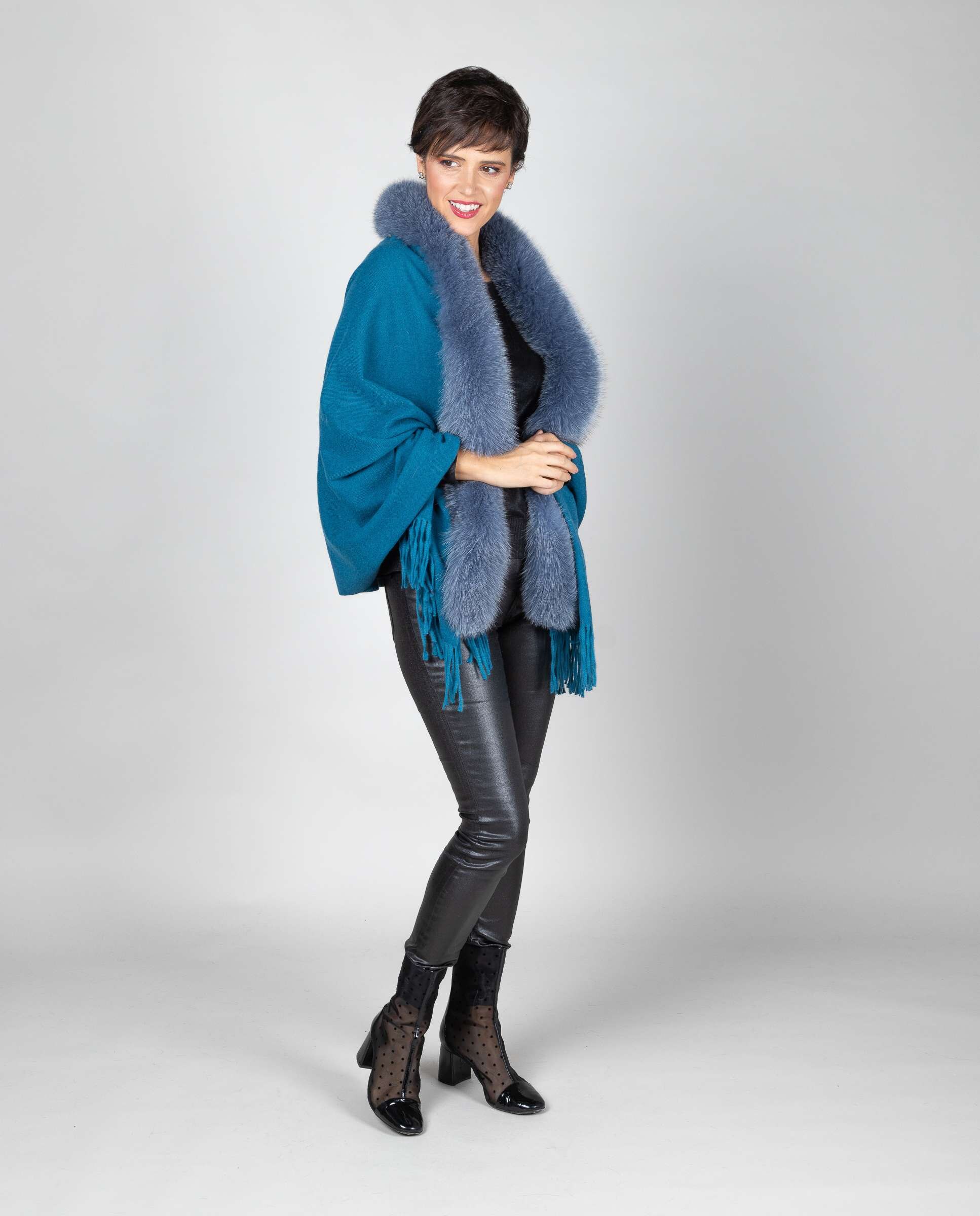 Capa de Lã com Debrum de Raposa Azul-5