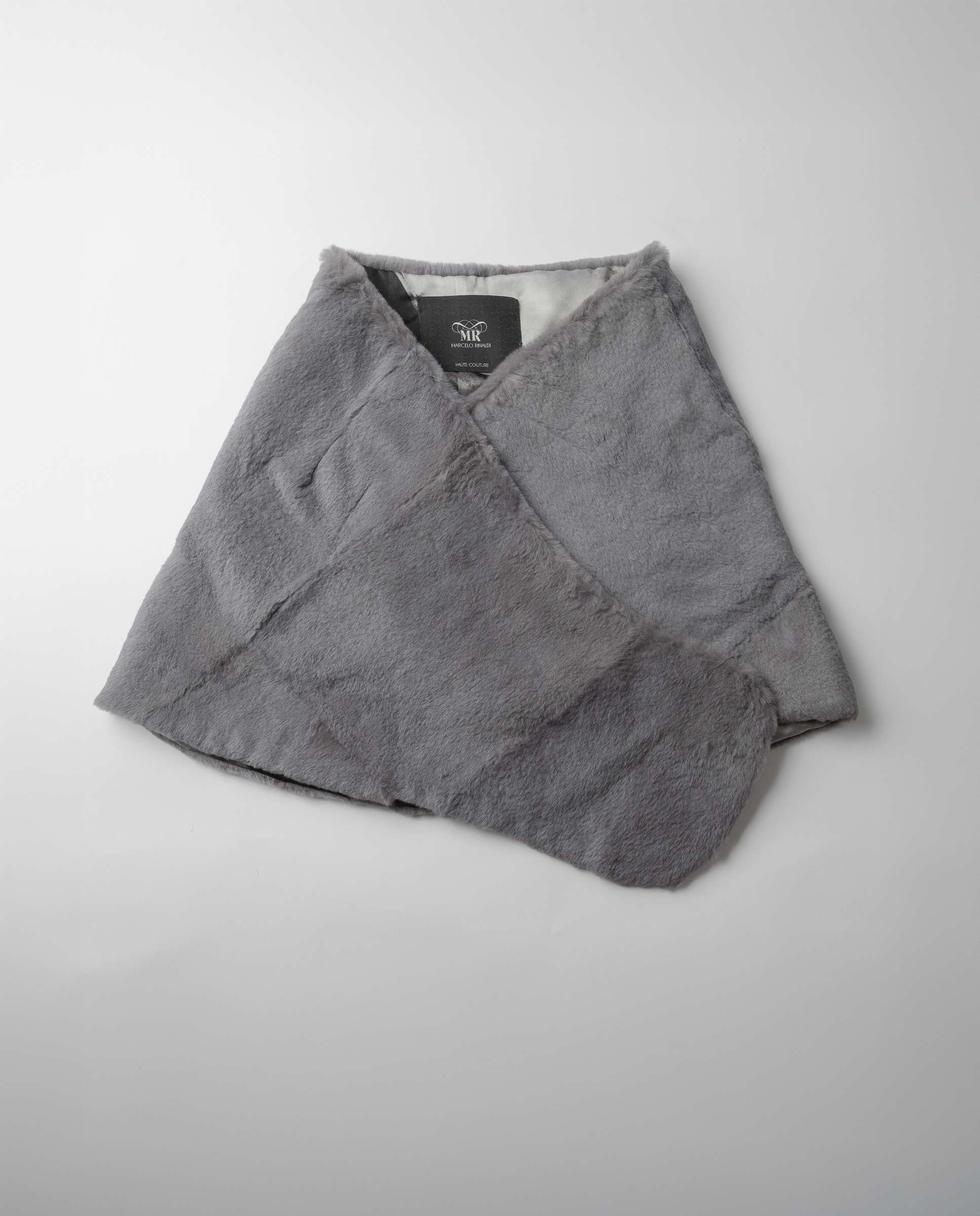 Imagem 0 de Estola em Pelo de Rex Acetinado em Cinzento