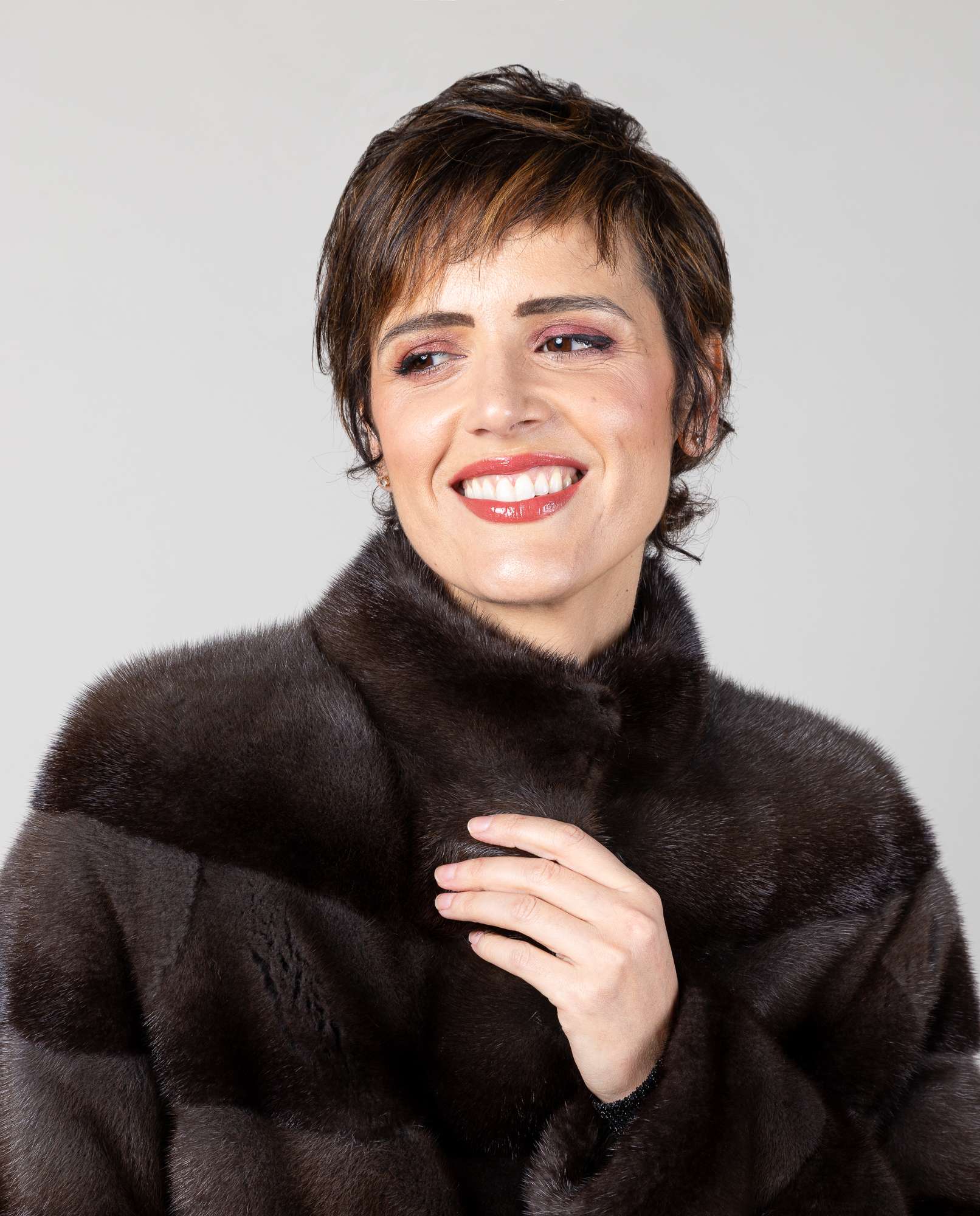 Sobretudo em Pelo de Vison com Gola Levantada Castanho-escuro-3
