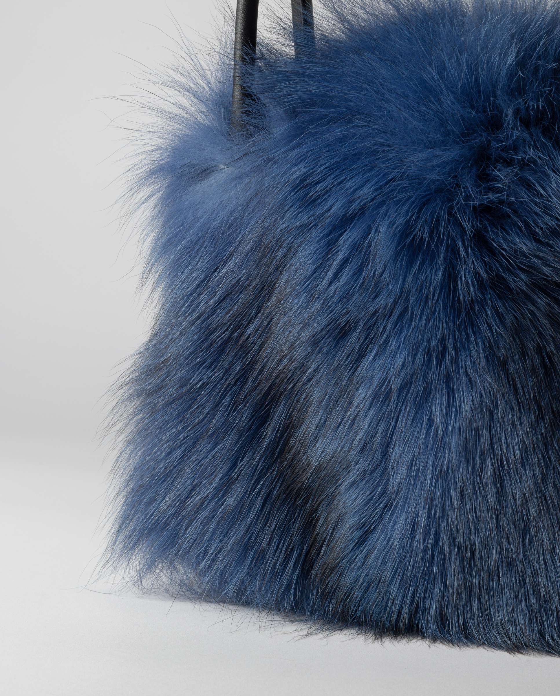 Mala Multiposições em Pelo de Raposa Azul-2