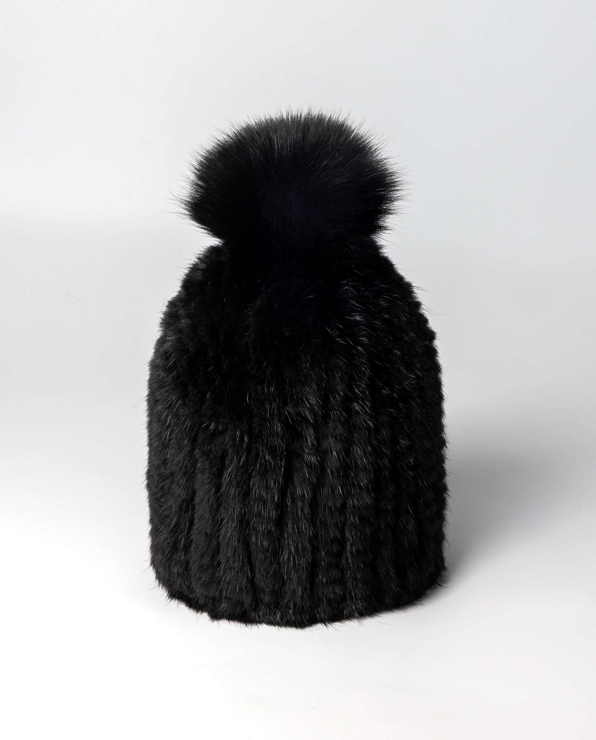 Imagem 0 de Chapéu em Pelo de Vison e Rex Tricotado com Pompom