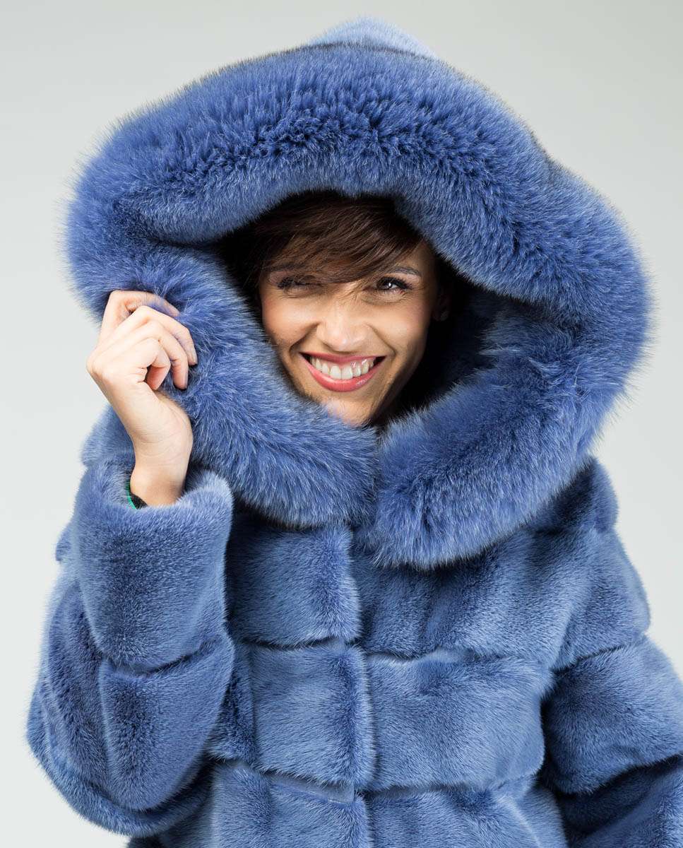 Sobretudo em Pelo de Vison com Capuz Azul-3