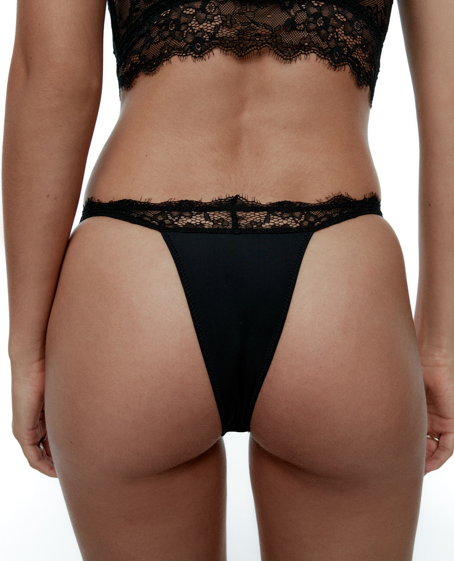 Cueca de Microfibra e Renda Floral Preto-2