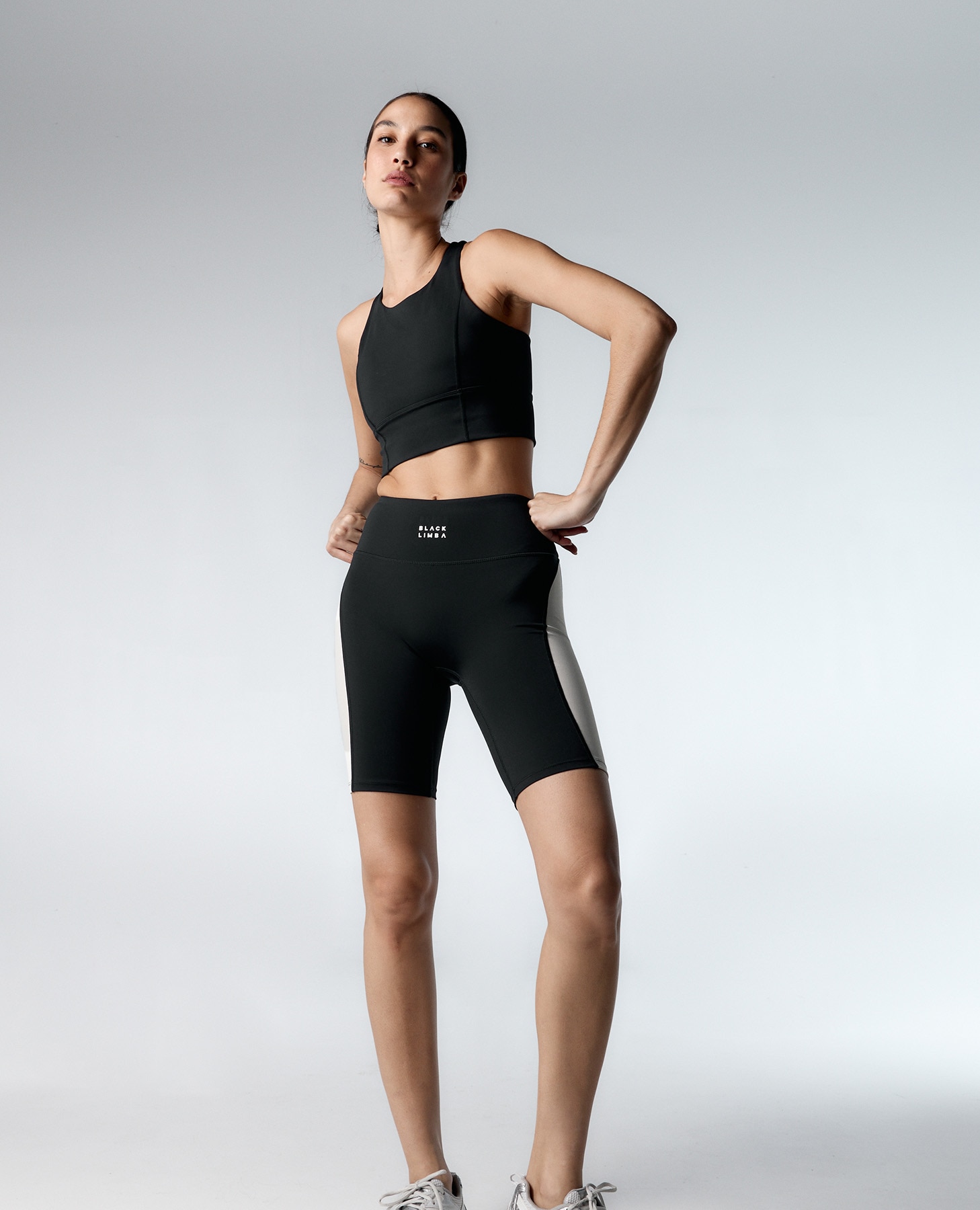 Calções Desportivo Biker de Tecido Compressivo Preto / Branco-7