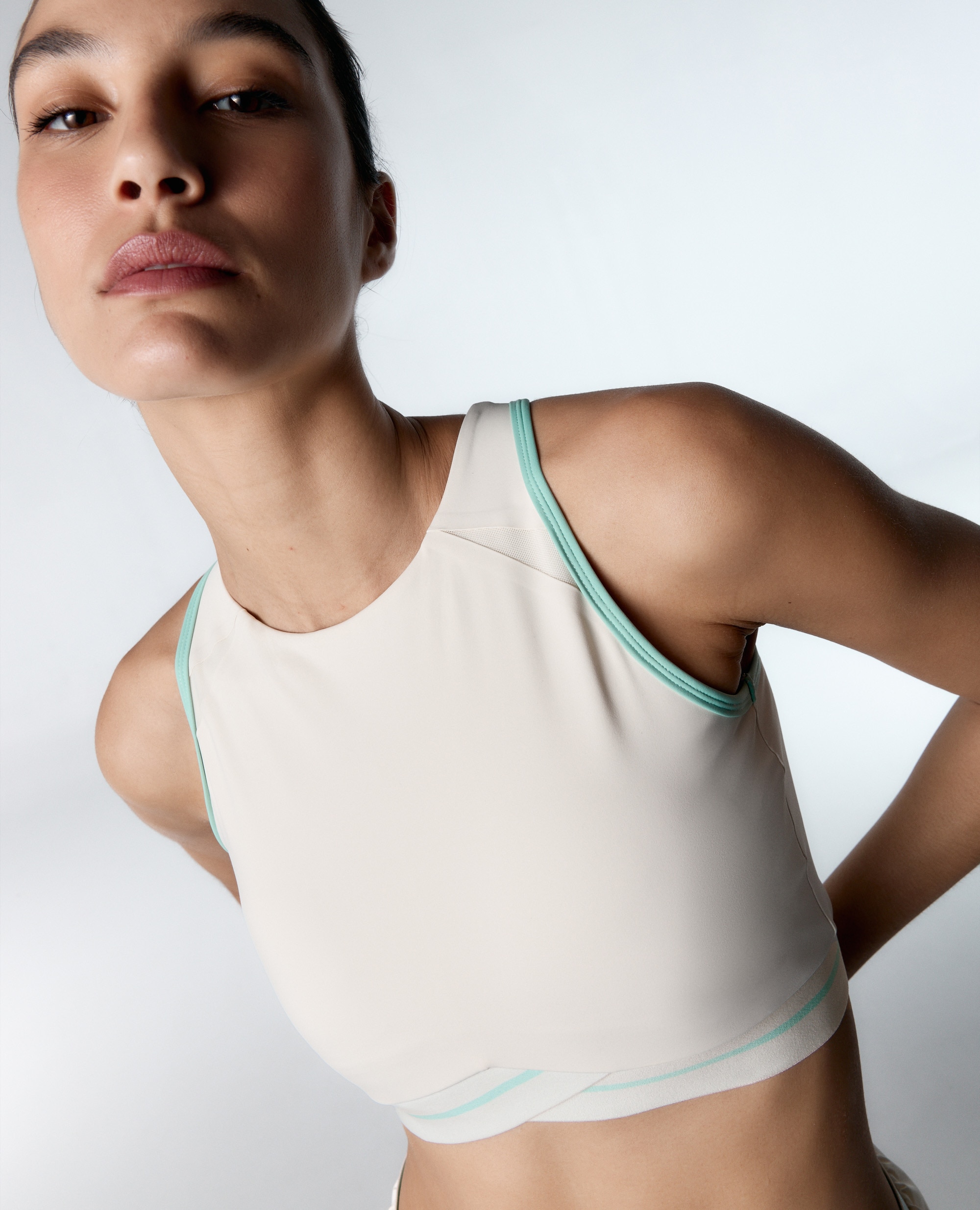 Soutien Desportivo Compressivo de Sustentação Alta Creme-2