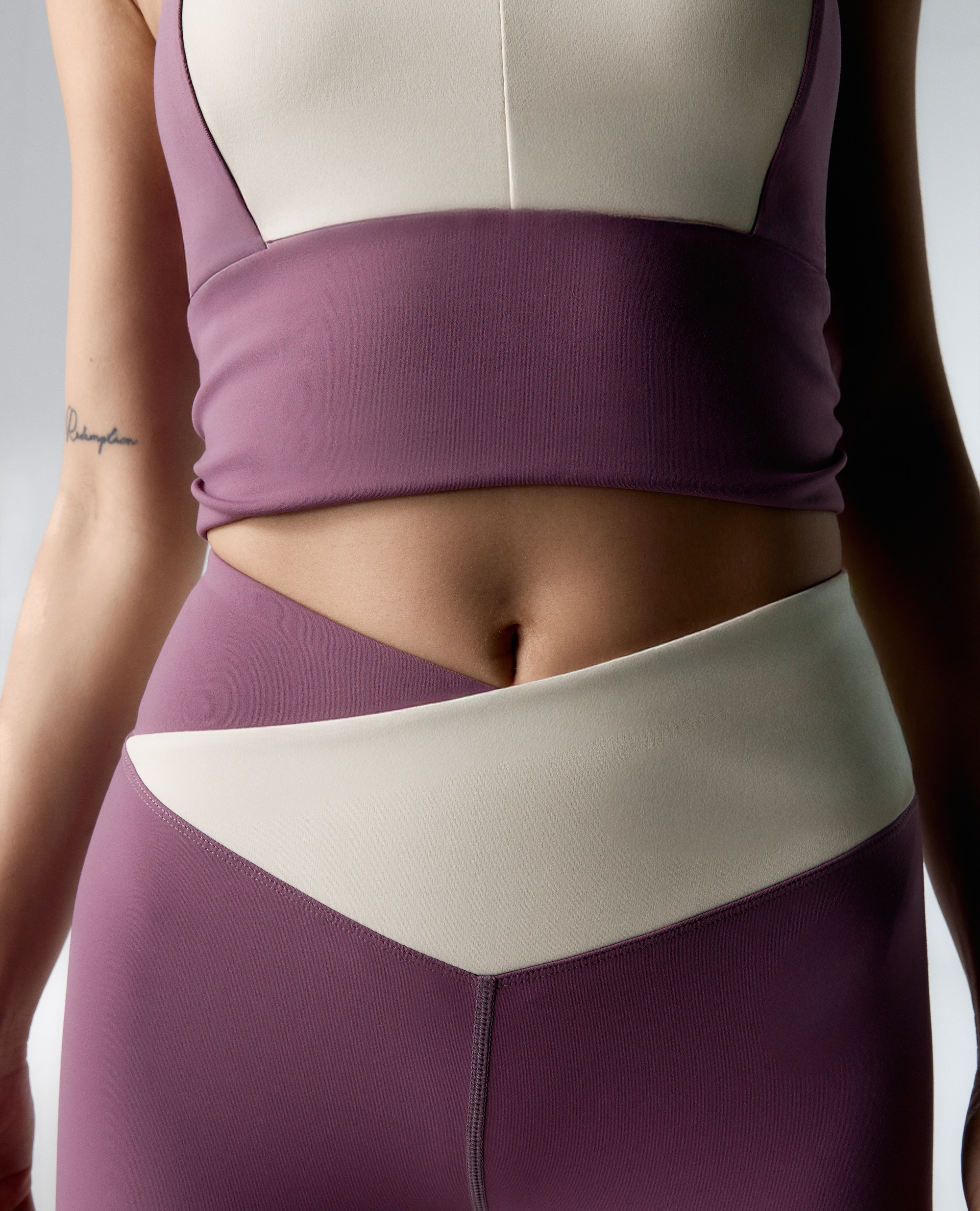 Calças Desportivas de Média Sustentação com Cintura Cruzada Bege/Rosa-3