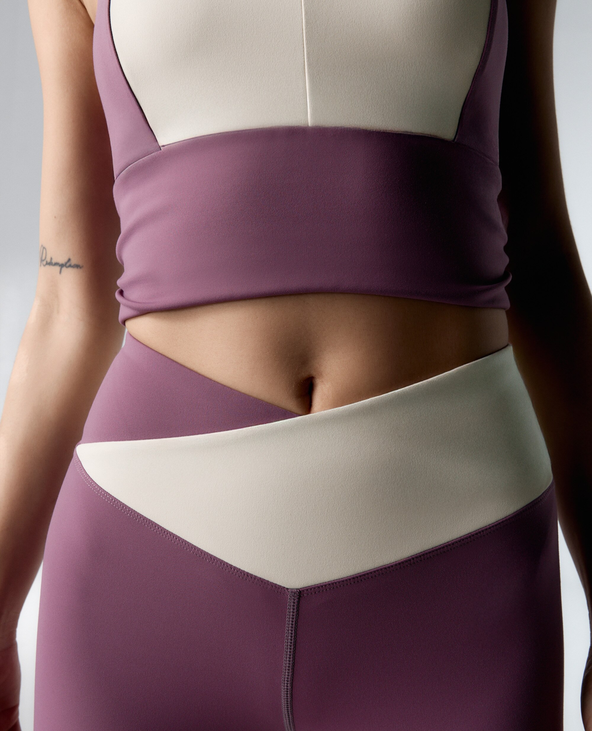 Calças Desportivas de Média Sustentação com Cintura Cruzada Bege/Rosa-3