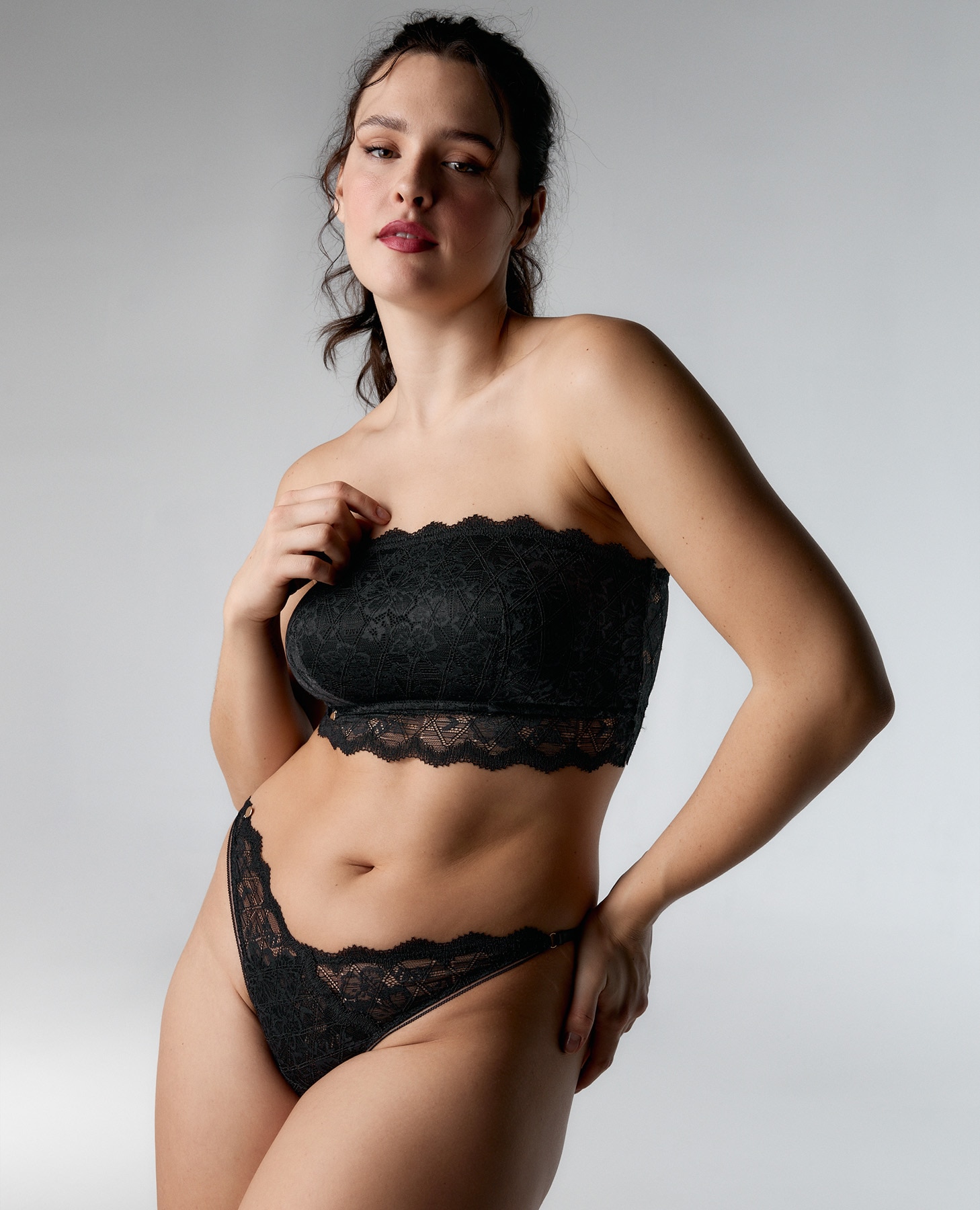 Cueca Brasileira de Renda Suave Preto-4
