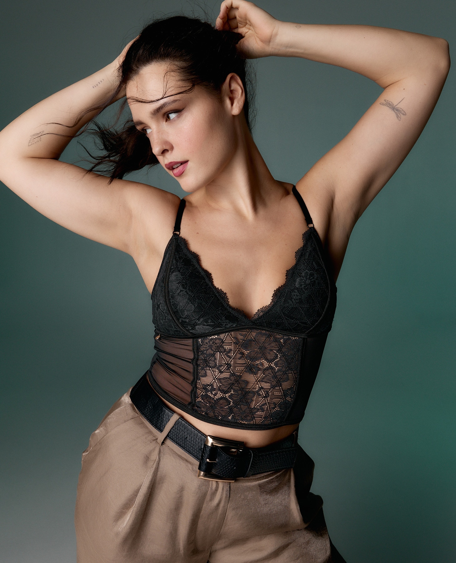 Cueca Alta de Renda Floral Preto-6