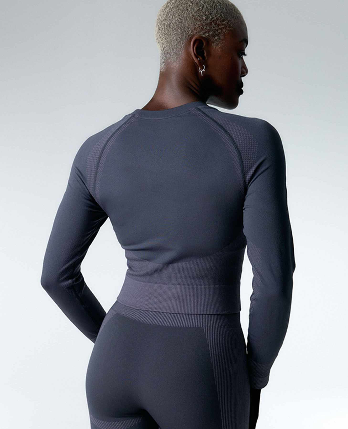 T-shirt Desportiva com Tecido Seamless Compressivo Cinzento-2