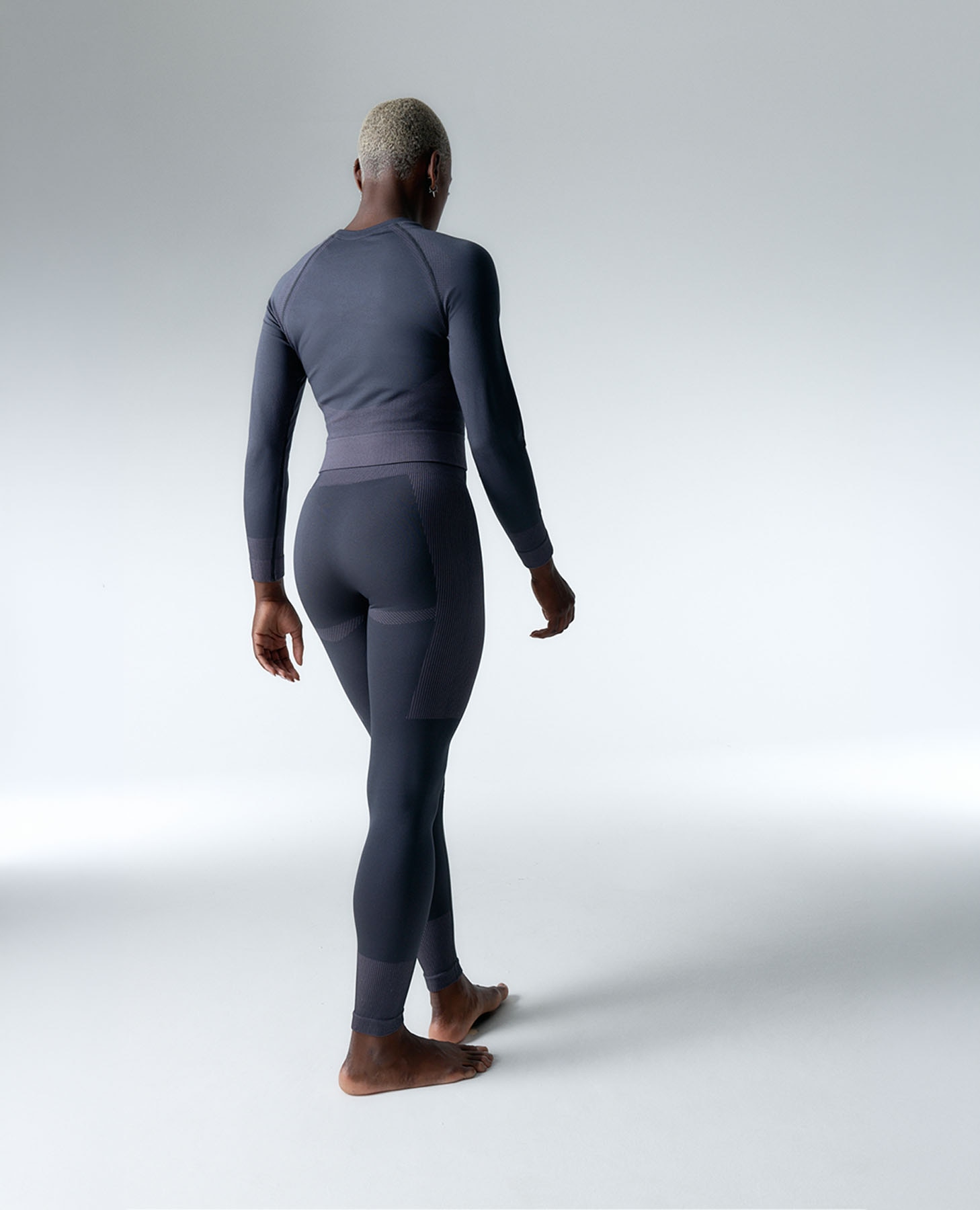 T-shirt Desportiva com Tecido Seamless Compressivo Cinzento-5