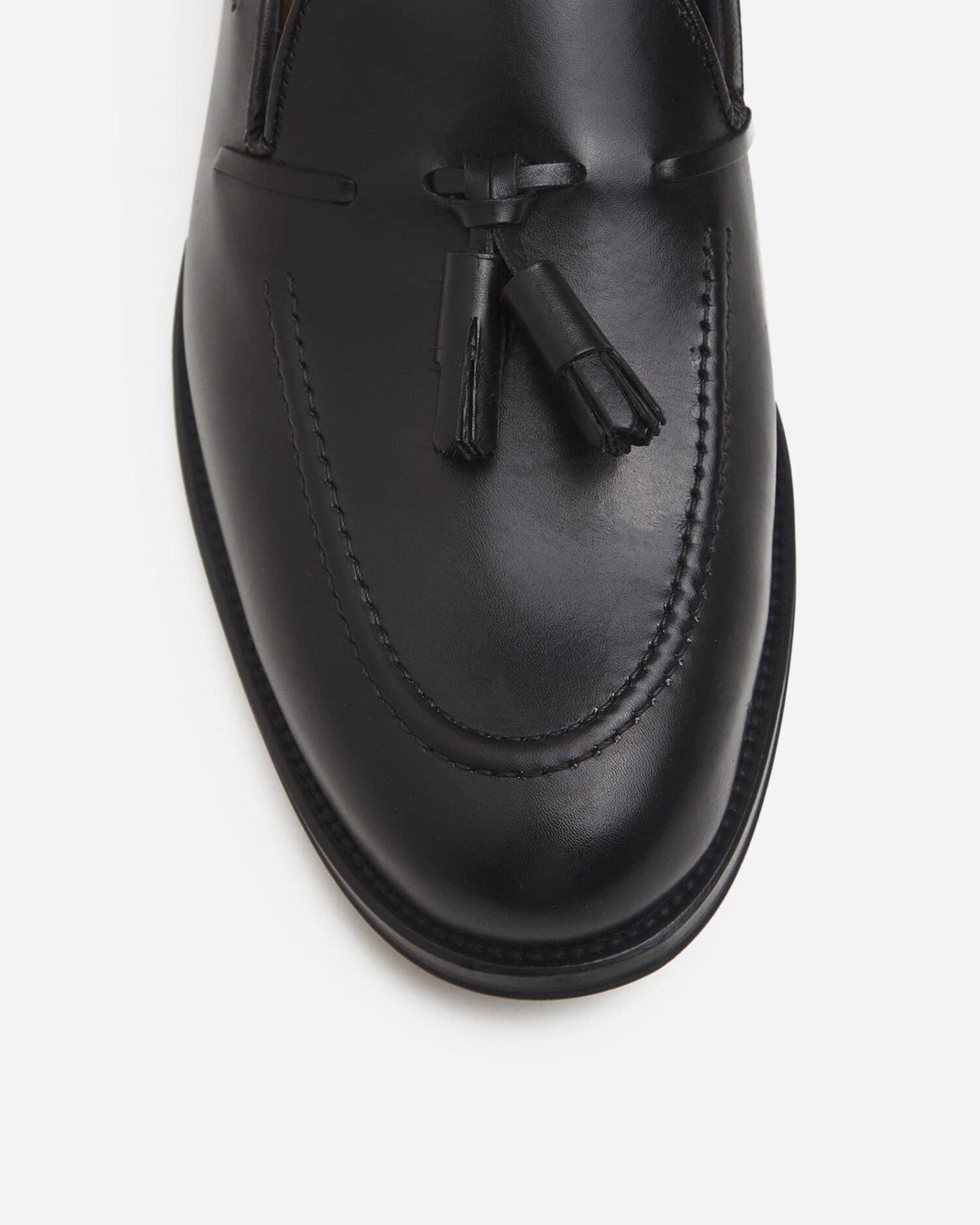 Mocassins de Pele com Pompom em Preto Mate Preto-4
