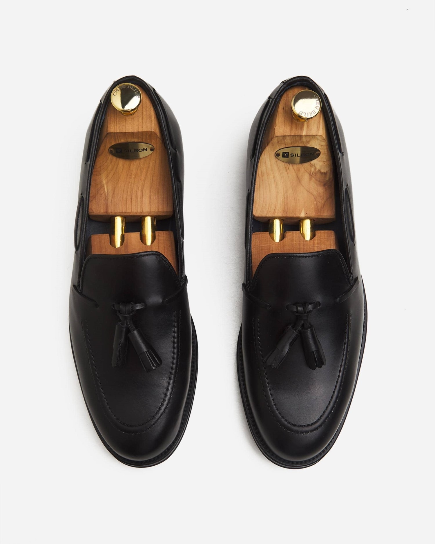 Mocassins de Pele com Pompom em Preto Mate Preto-5