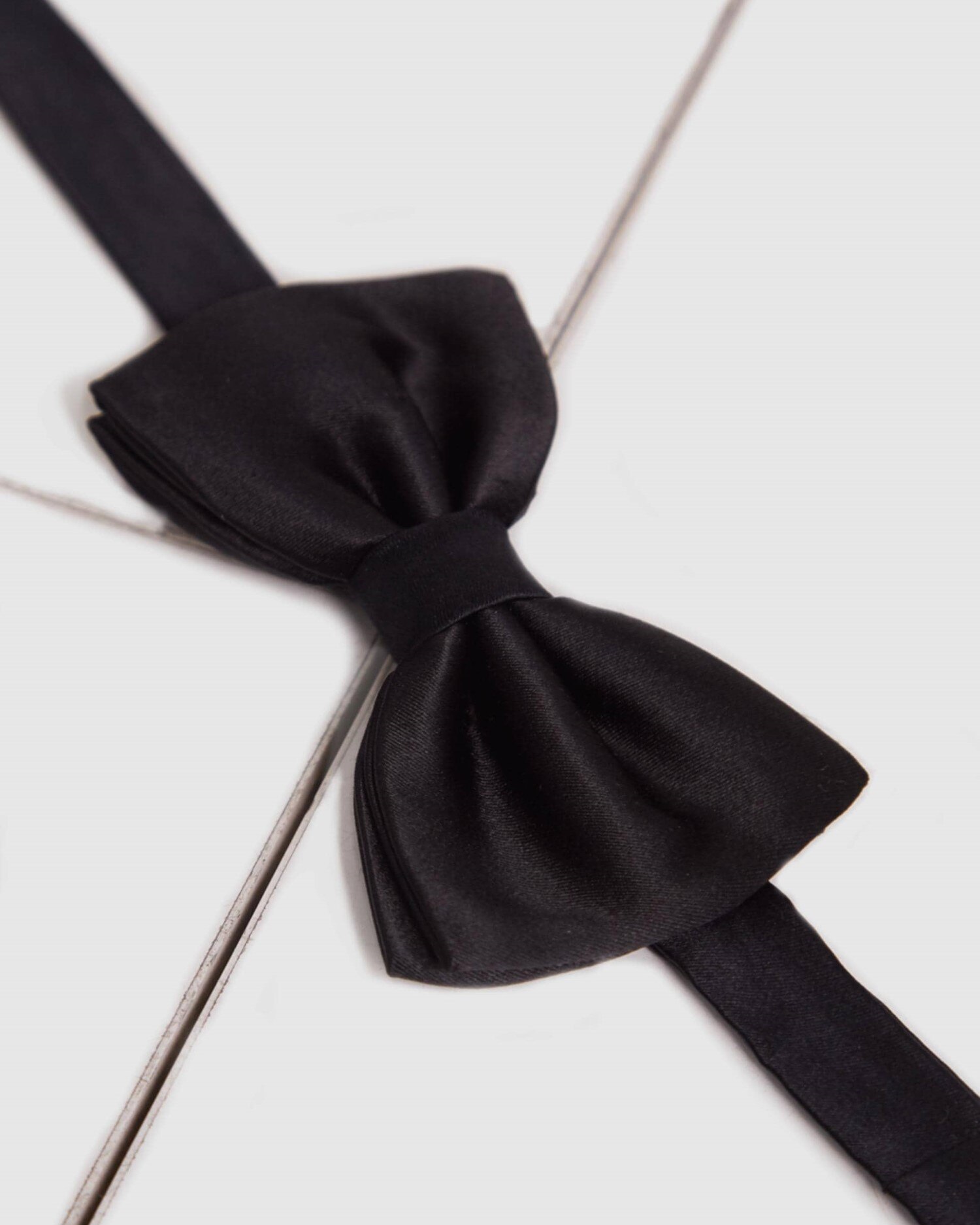 Laço Clássico de Seda em Preto Preto-2