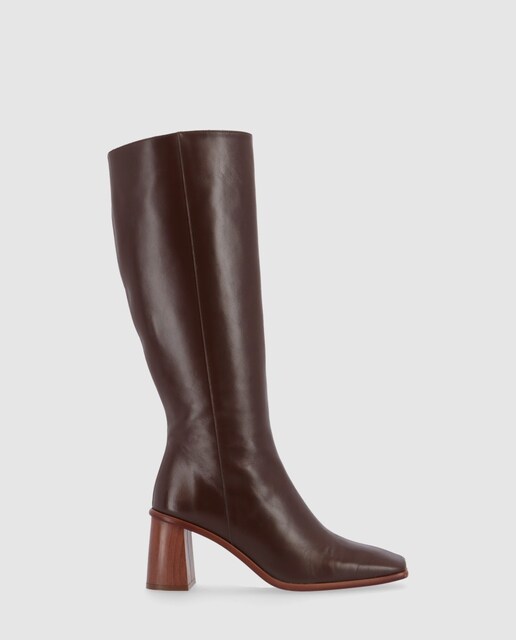 Imagem 0 de Botas de Pele com Salto em Bloco