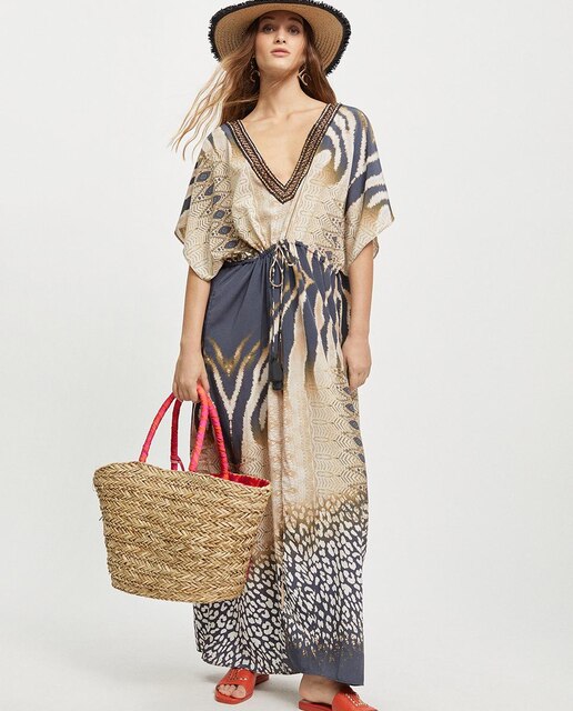 Vestido Kaftan Comprido com Gola em V e Animal Print