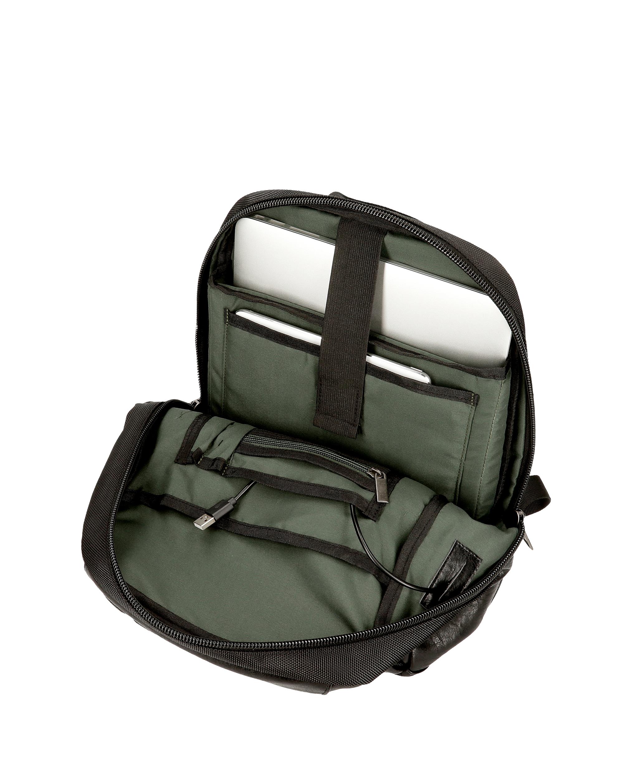 Mochila Adaptável Pepe Jeans Horley com Dois Compartimentos em Preto Preto-5