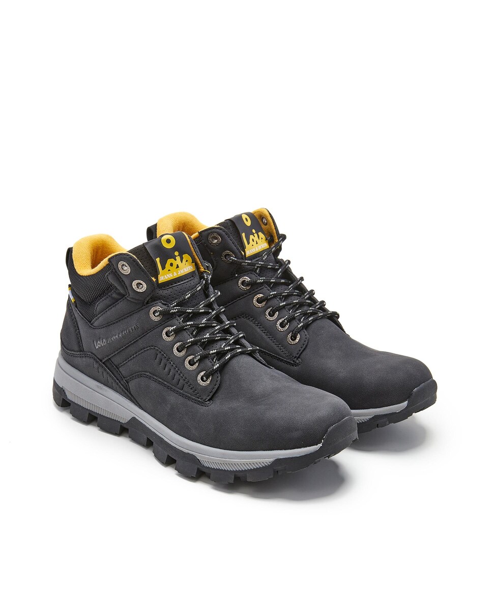 Botas com Fecho de Cordões e Reforço no Calcanhar Preto-2