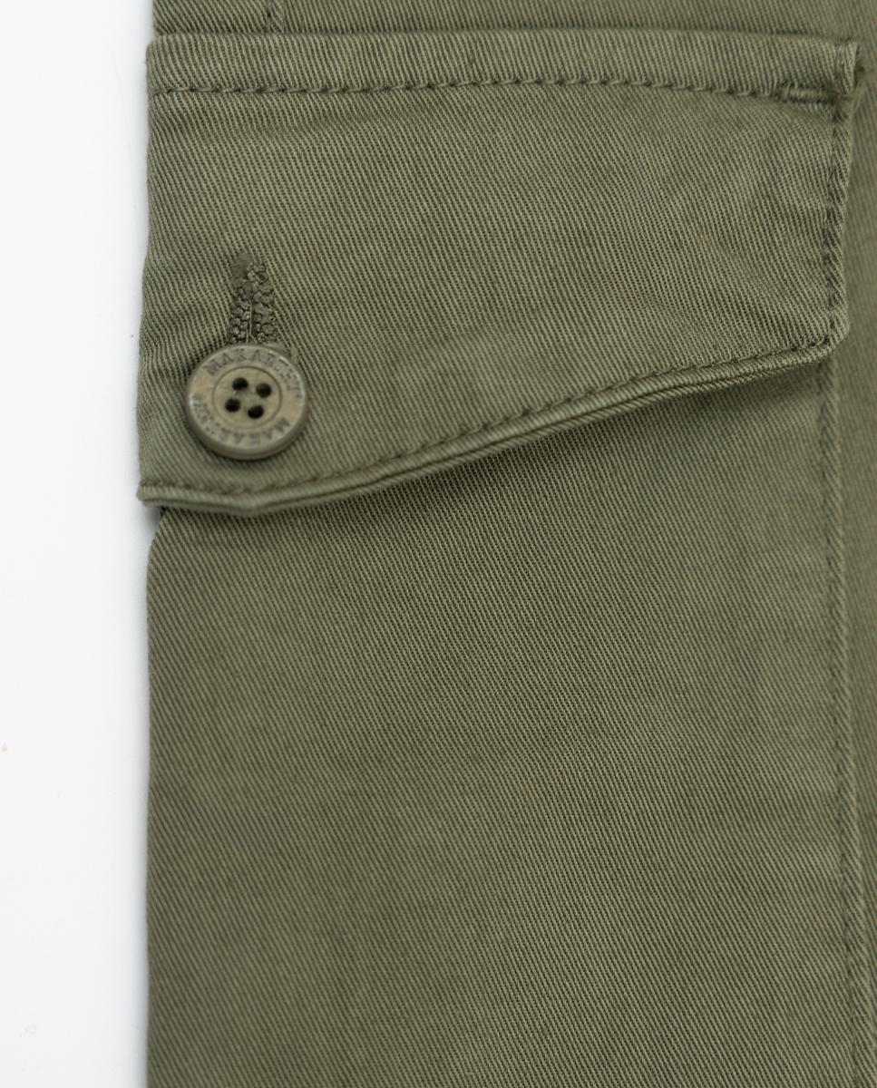 Calças Cargo Slim com Logo no Bolso Posterior Verde-militar-4
