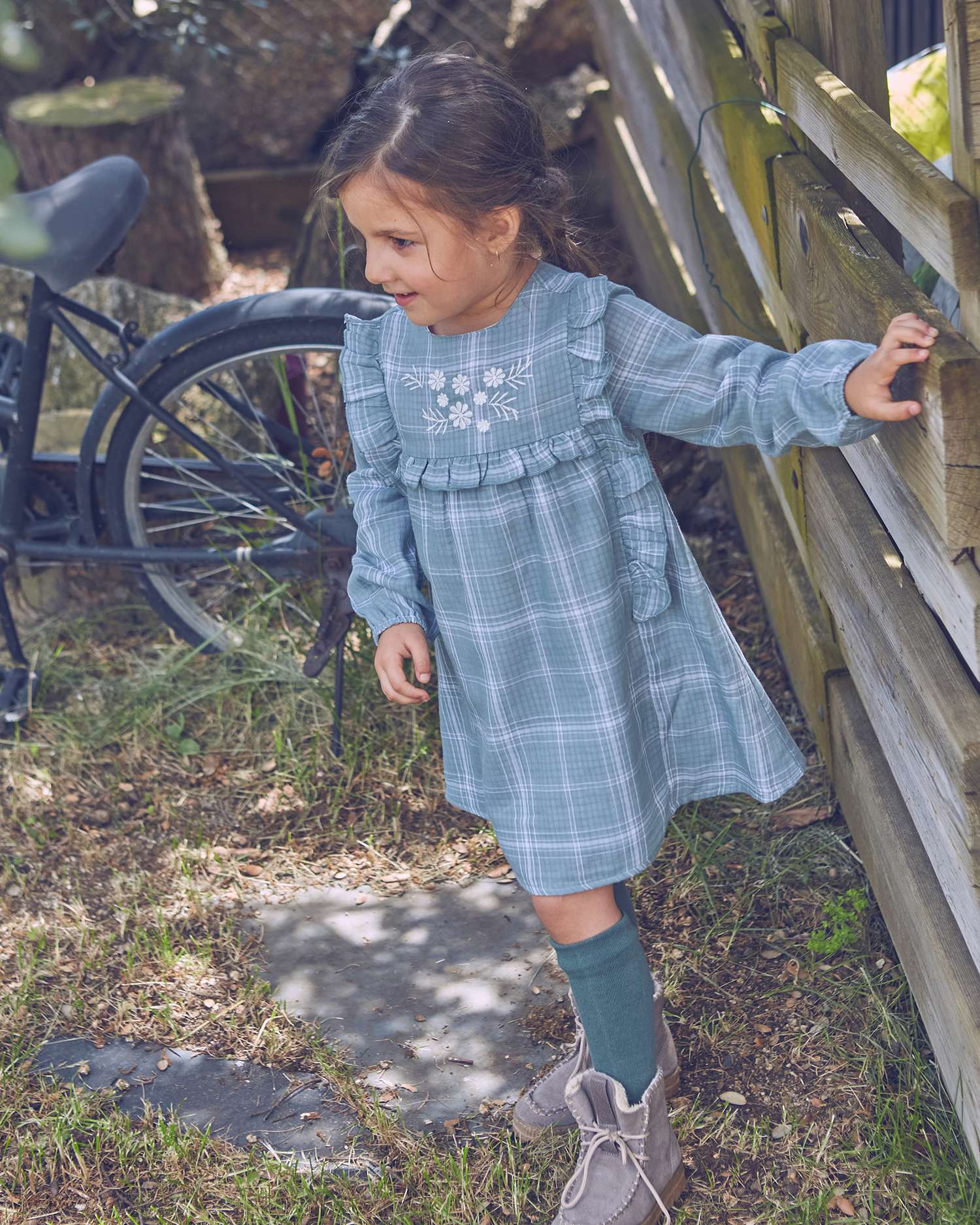 Vestido para Bebé Aos Quadrados com Folhos Verde-claro-1