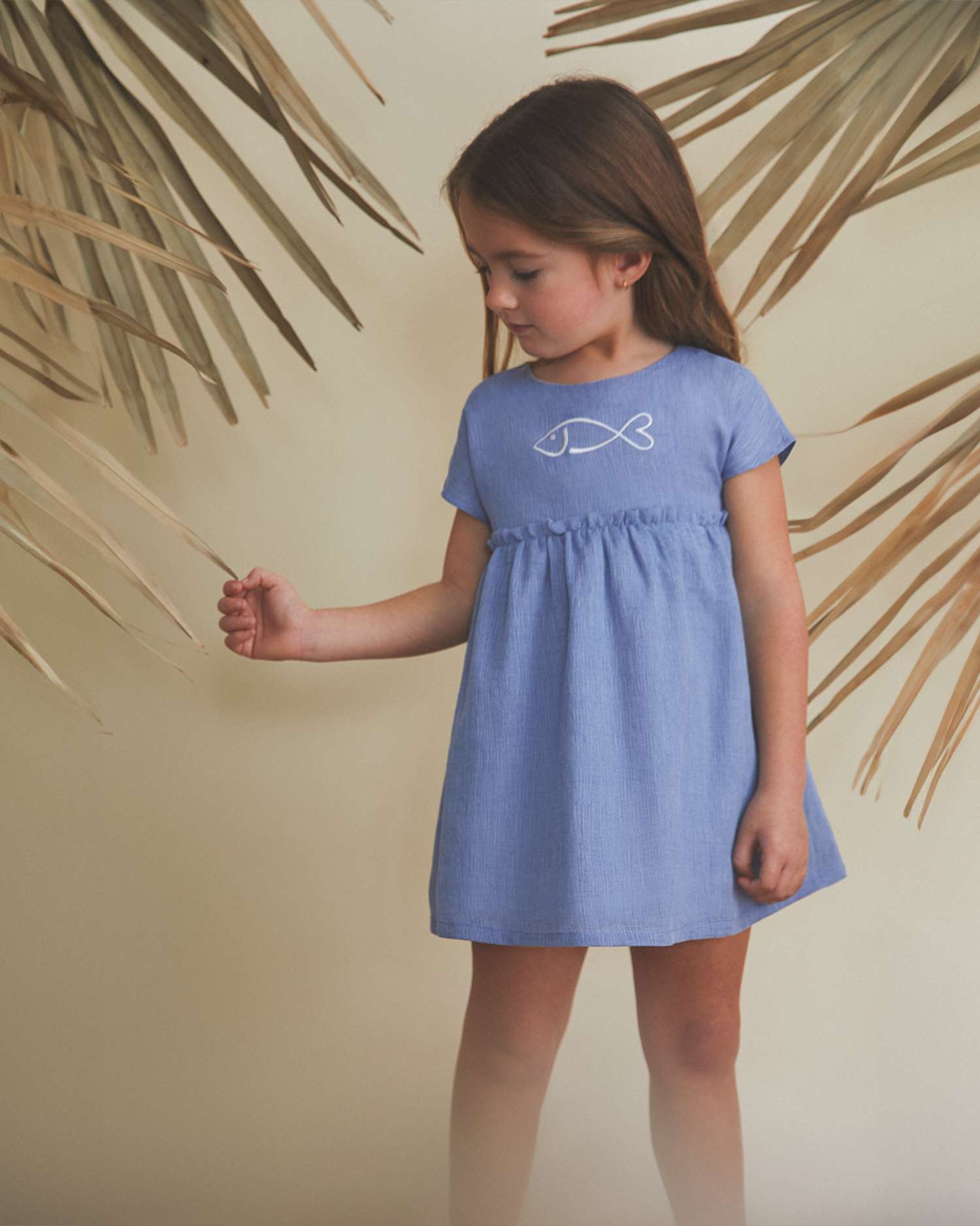Vestido para Bebé com Bordado de Peixe e Gola em Conjunto Azul-1