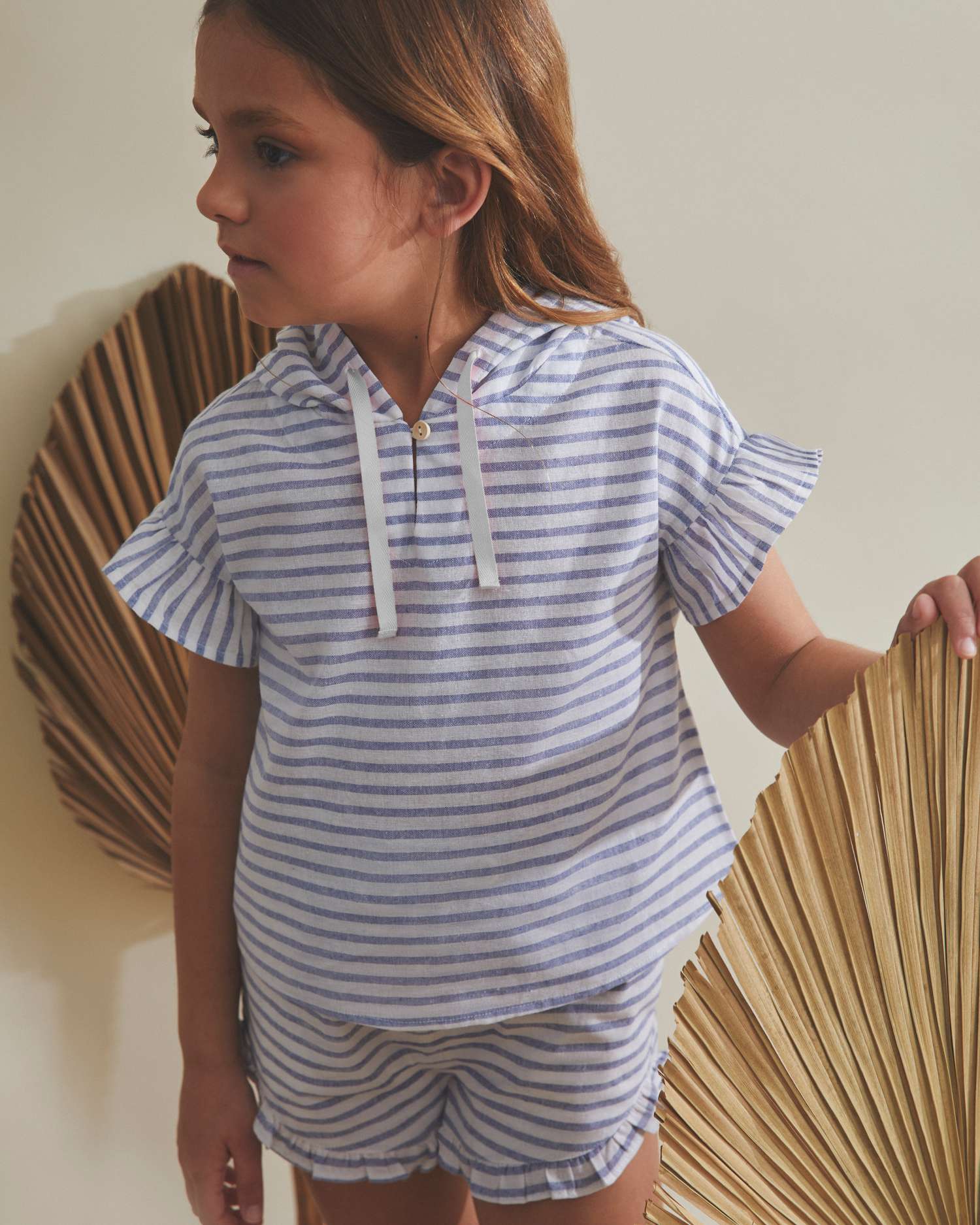 Blusa Infantil Às Riscas com Capuz Azul-1